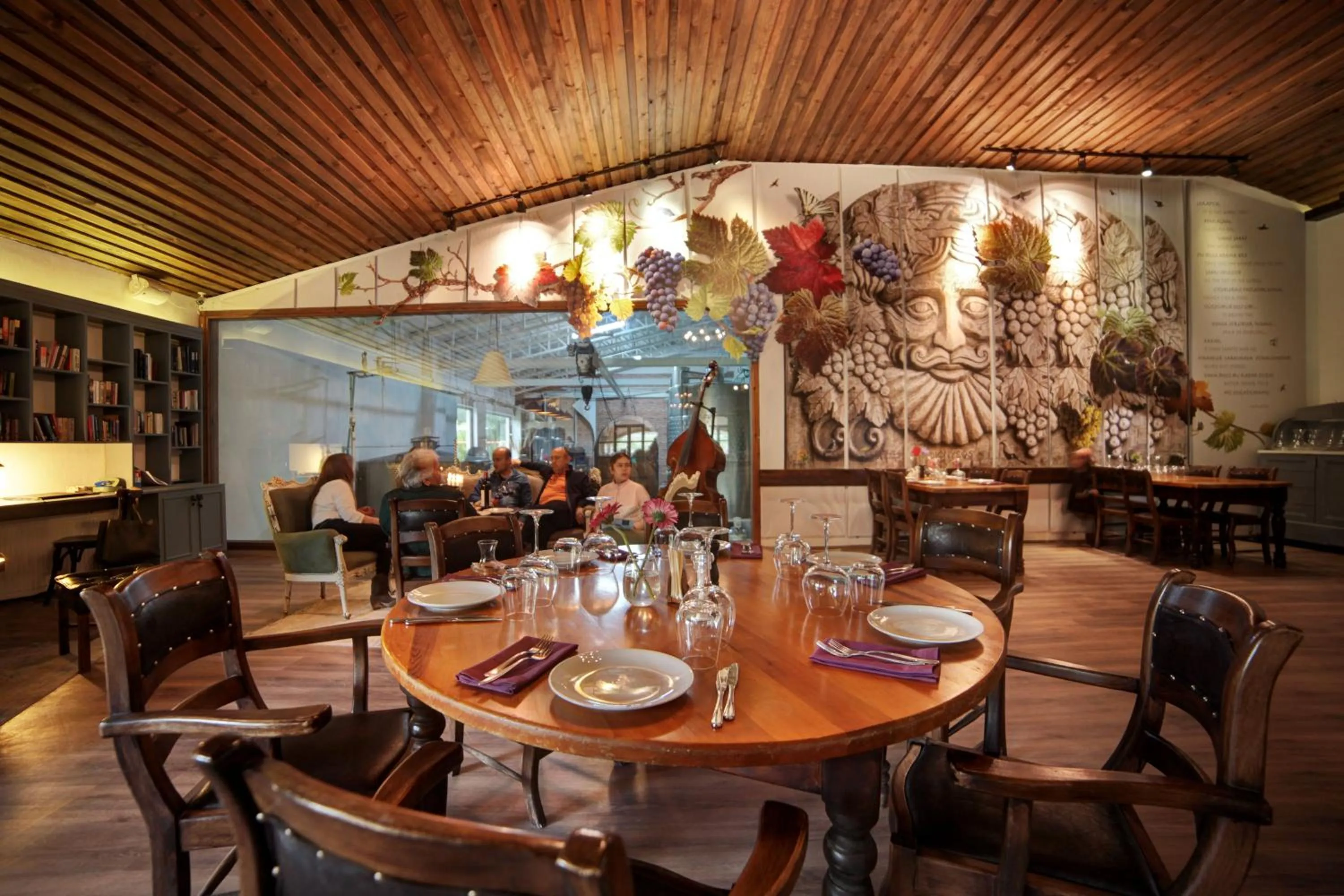 Restaurant/places to eat in VINIFERA VINEYARDS HOTEL