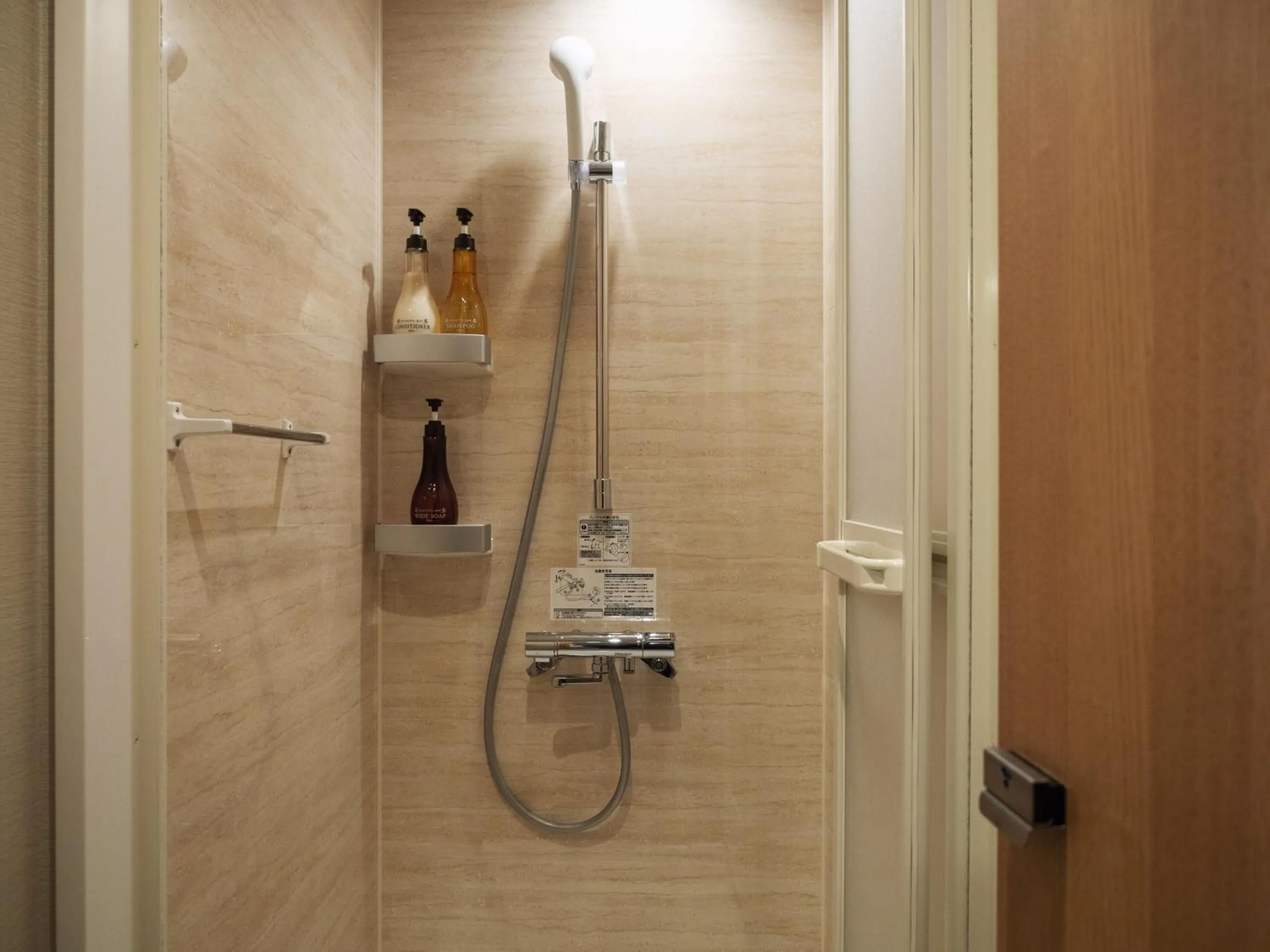 Shower in 9 C Hotel Asahikawa