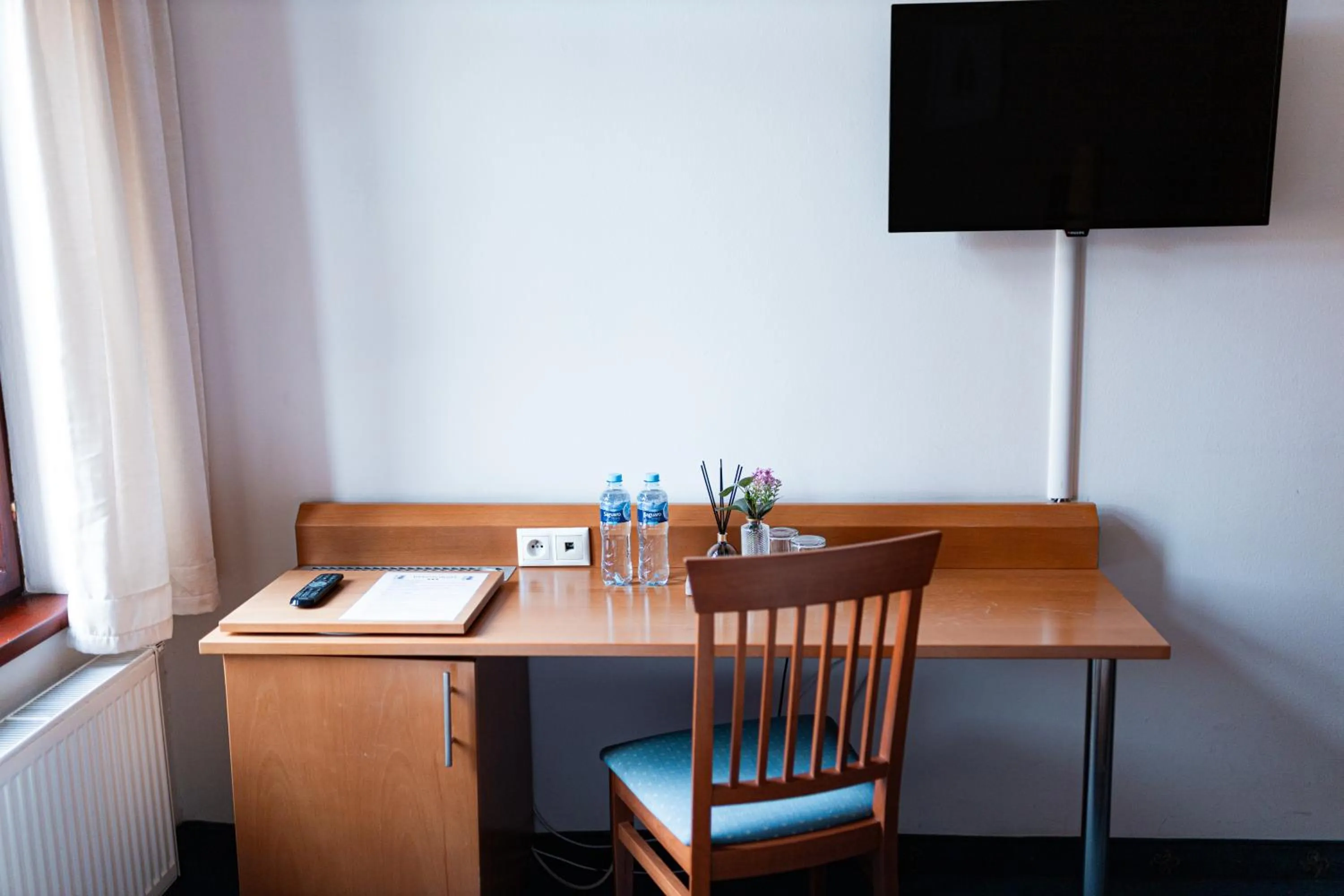 TV and multimedia in Hotel Apollon