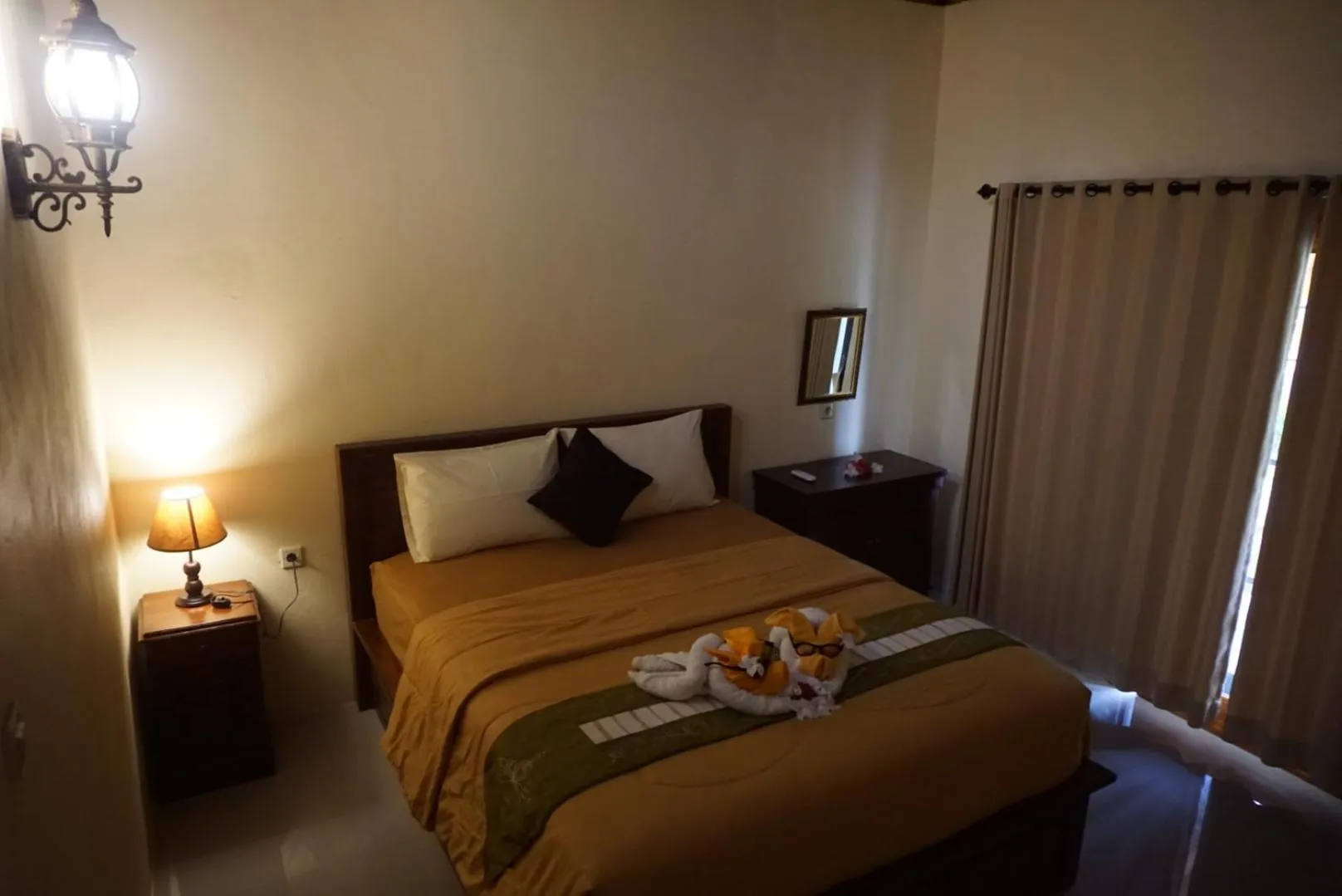 Bedroom, Bed in Kubu Artha Bungalow Nusa Penida