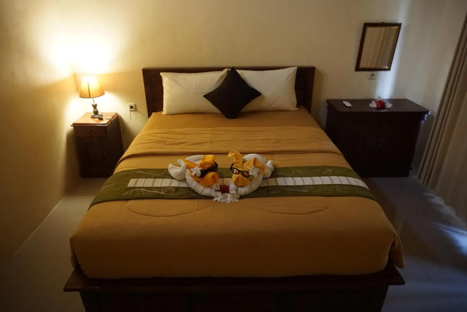 Bedroom, Bed in Kubu Artha Bungalow Nusa Penida