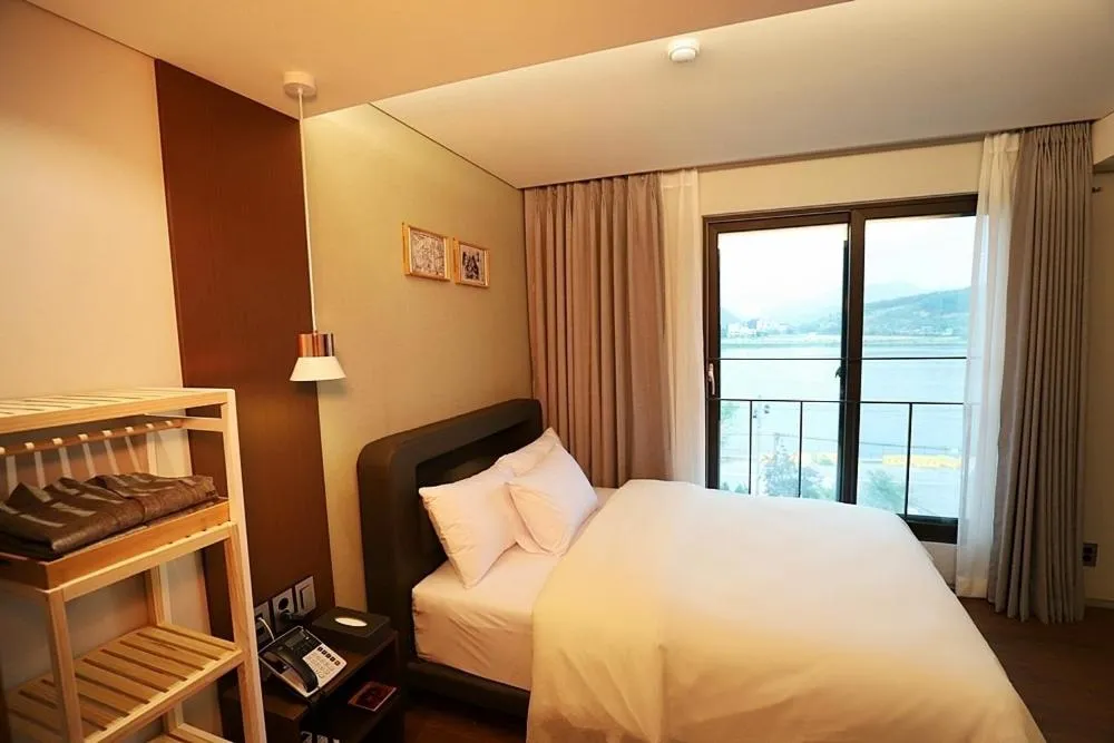 Bed in Namyangju Bukhangang dolcecasa hotel