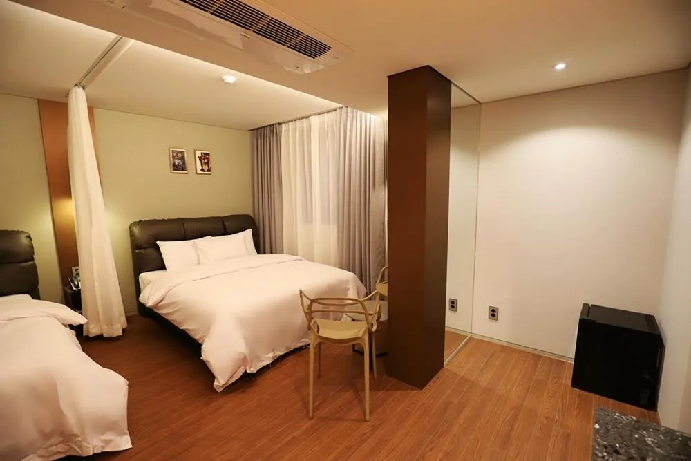 Bed in Namyangju Bukhangang dolcecasa hotel