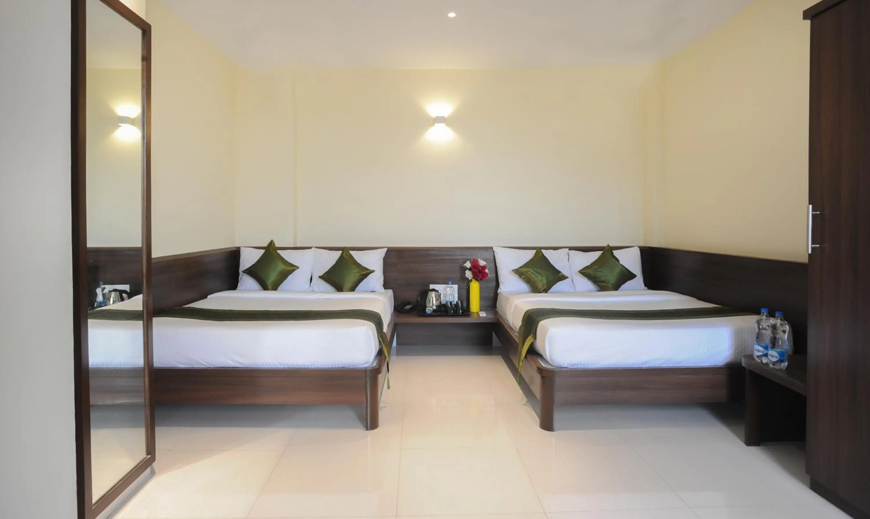 Bedroom, Bed in Treebo Balaji Residency, Kolhapur