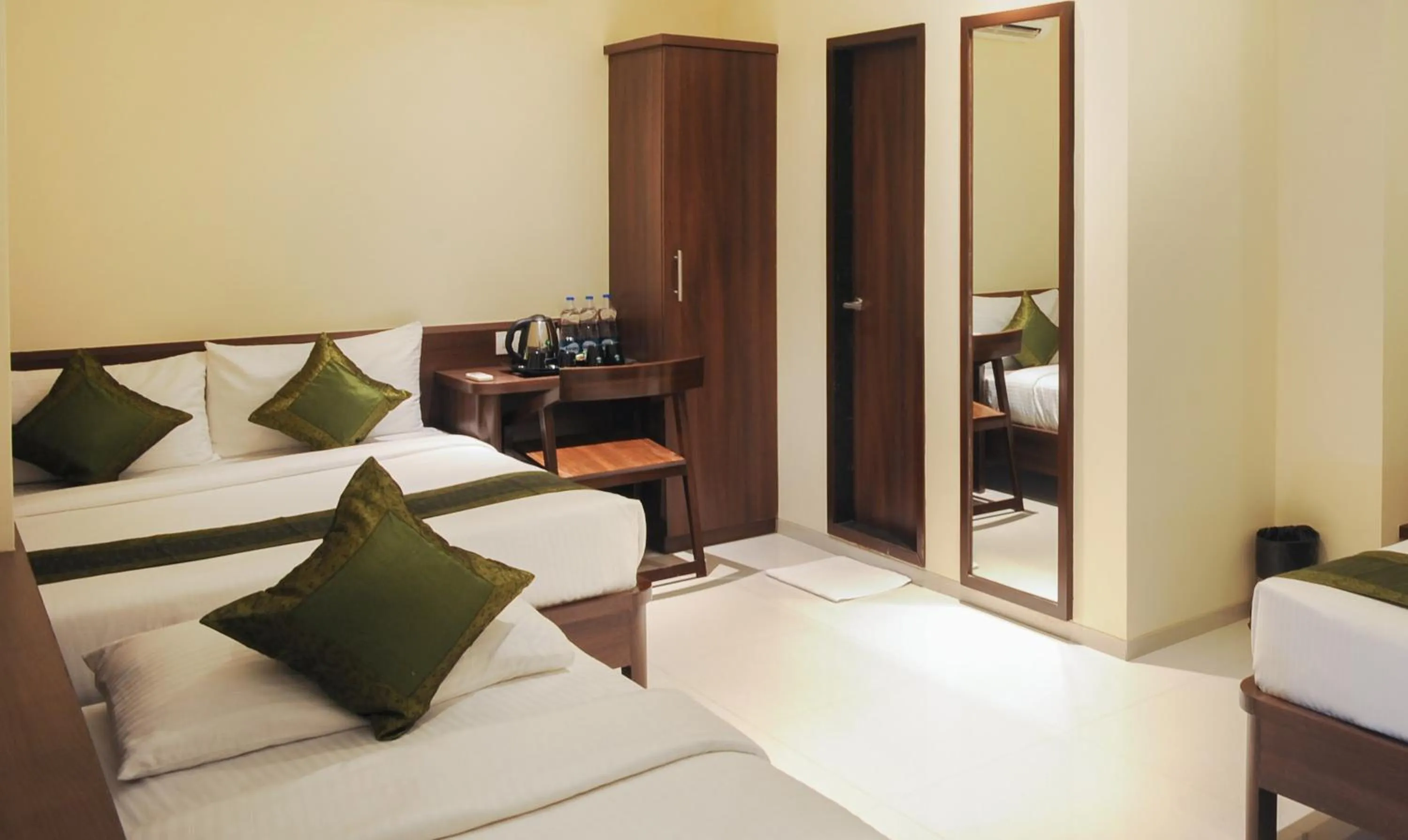 Bedroom, Bed in Treebo Balaji Residency, Kolhapur