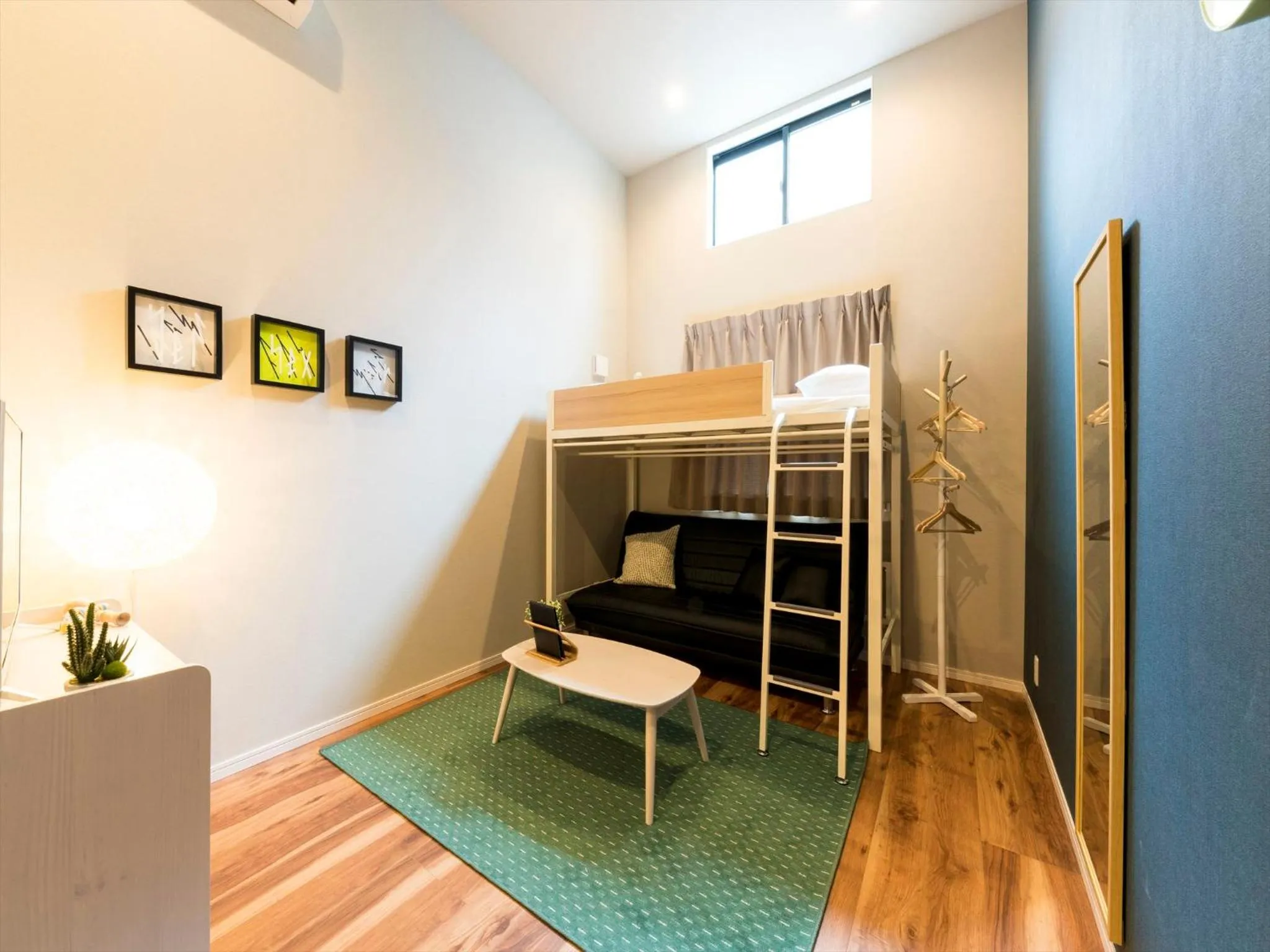 Living room, Bed in TRIP POD TSUMASHOJI