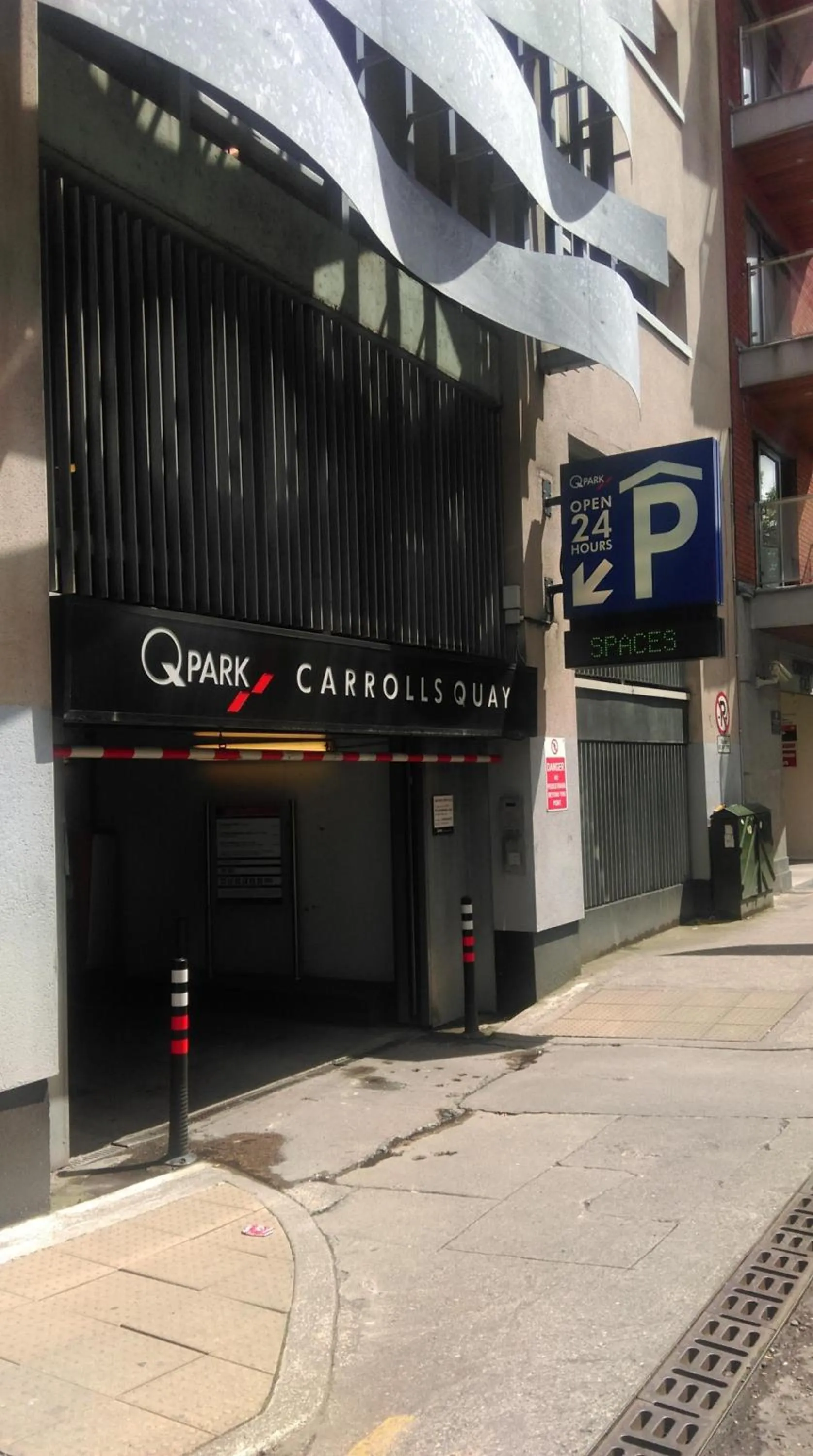 Parking in Ashley Hotel