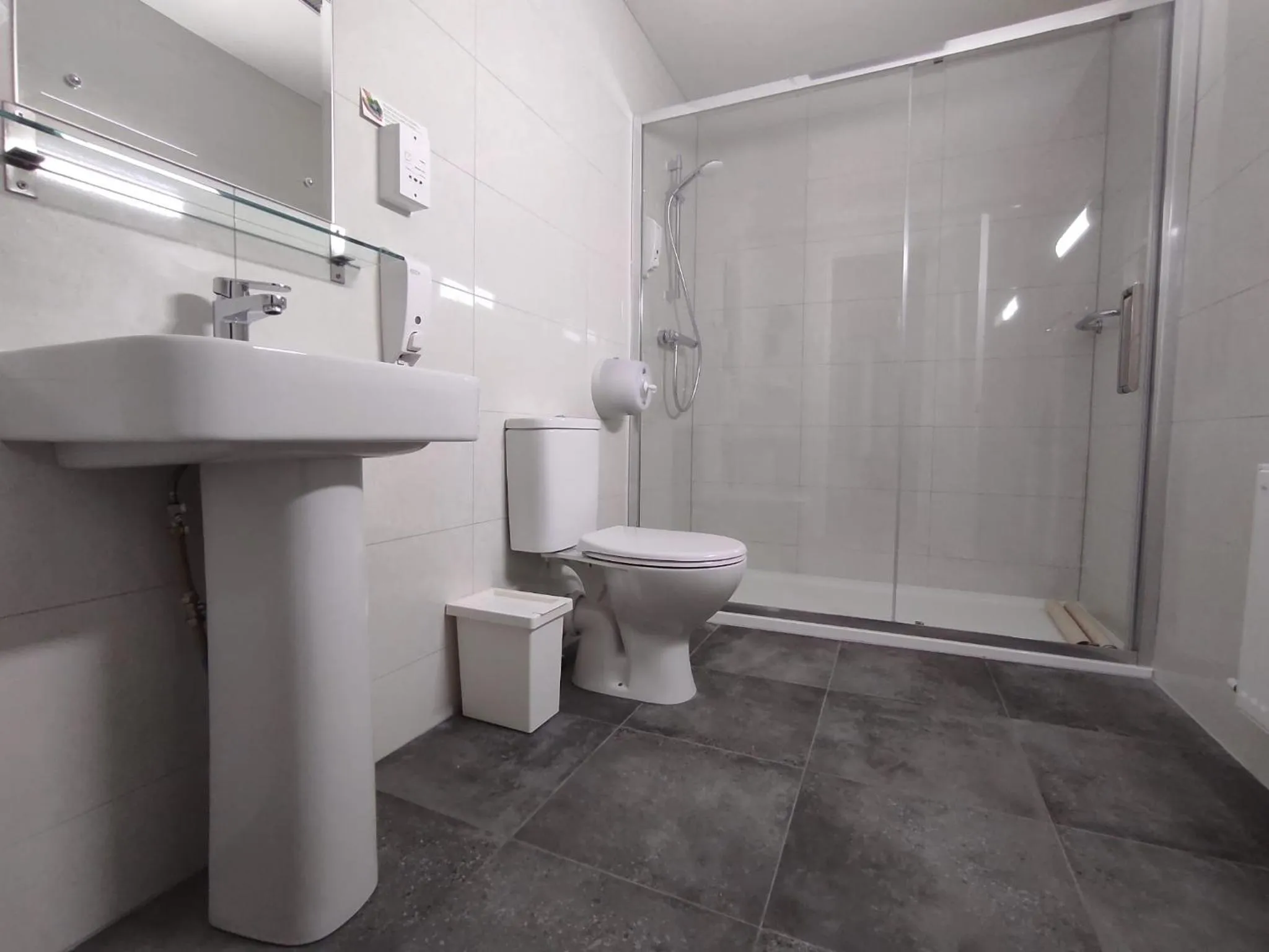 Shower in Ashley Hotel