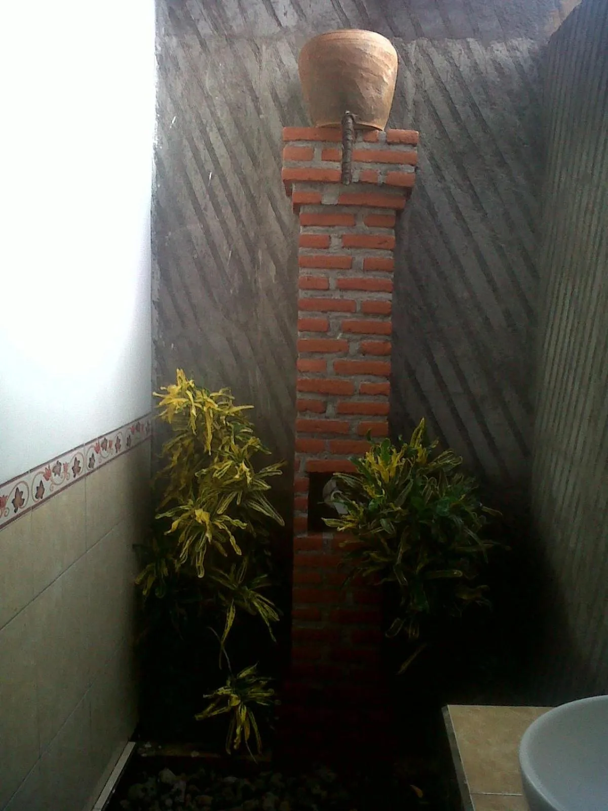 Shower in Eliska Sari Bungalows Sumberkima