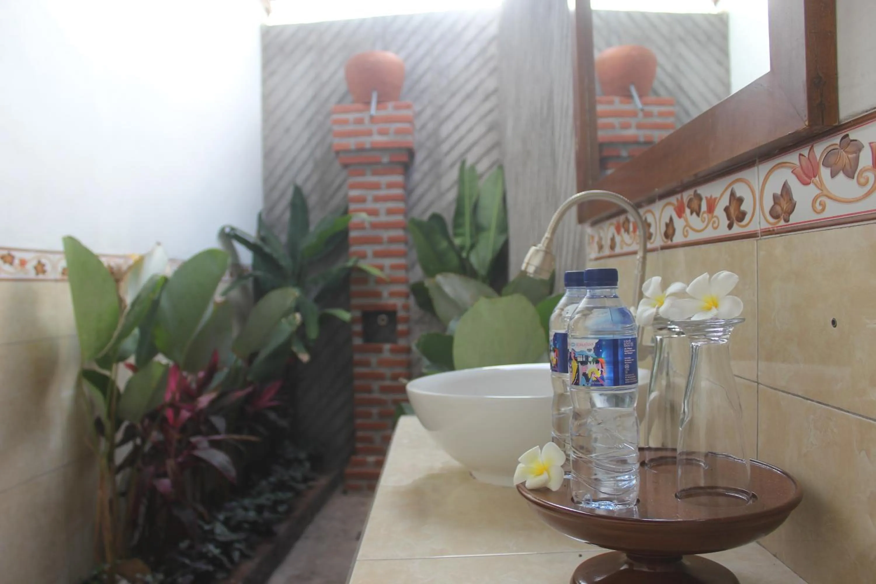 Bathroom in Eliska Sari Bungalows Sumberkima