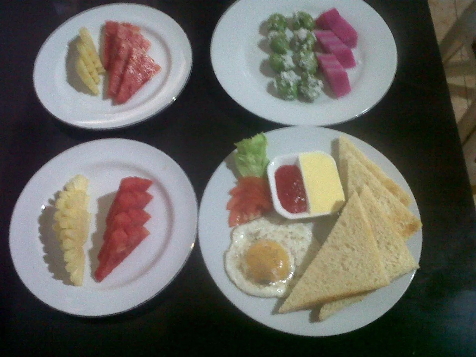 Breakfast in Eliska Sari Bungalows Sumberkima