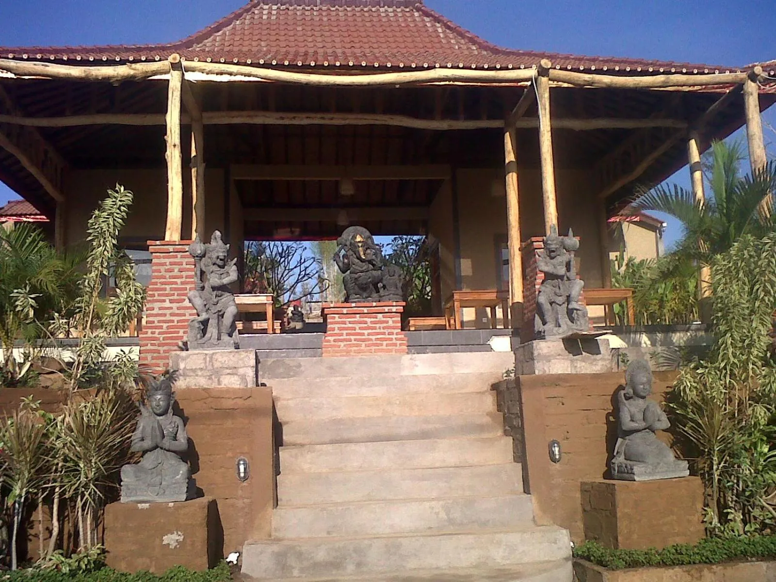 Property building in Eliska Sari Bungalows Sumberkima