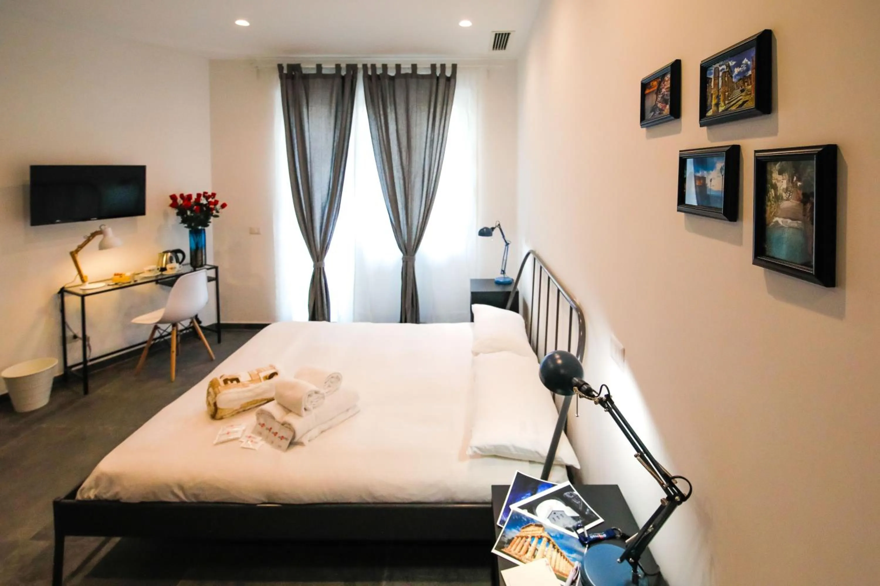 Photo of the whole room, Bed in Quattro Briganti