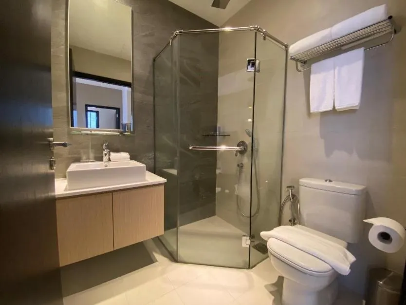 Toilet in Momentus Serviced Residences Novena
