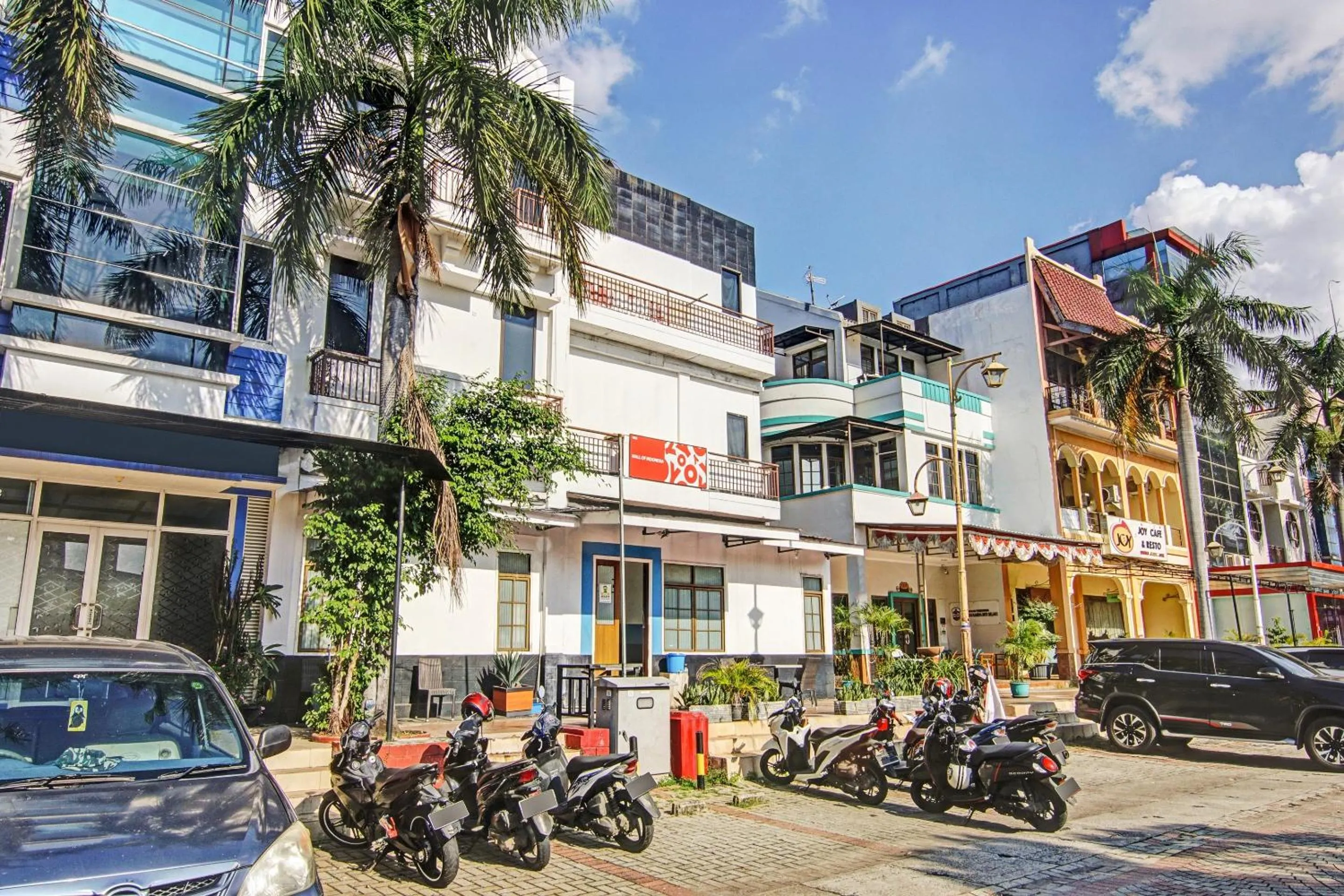 Facade/entrance in Hotel O Mall Of Indonesia