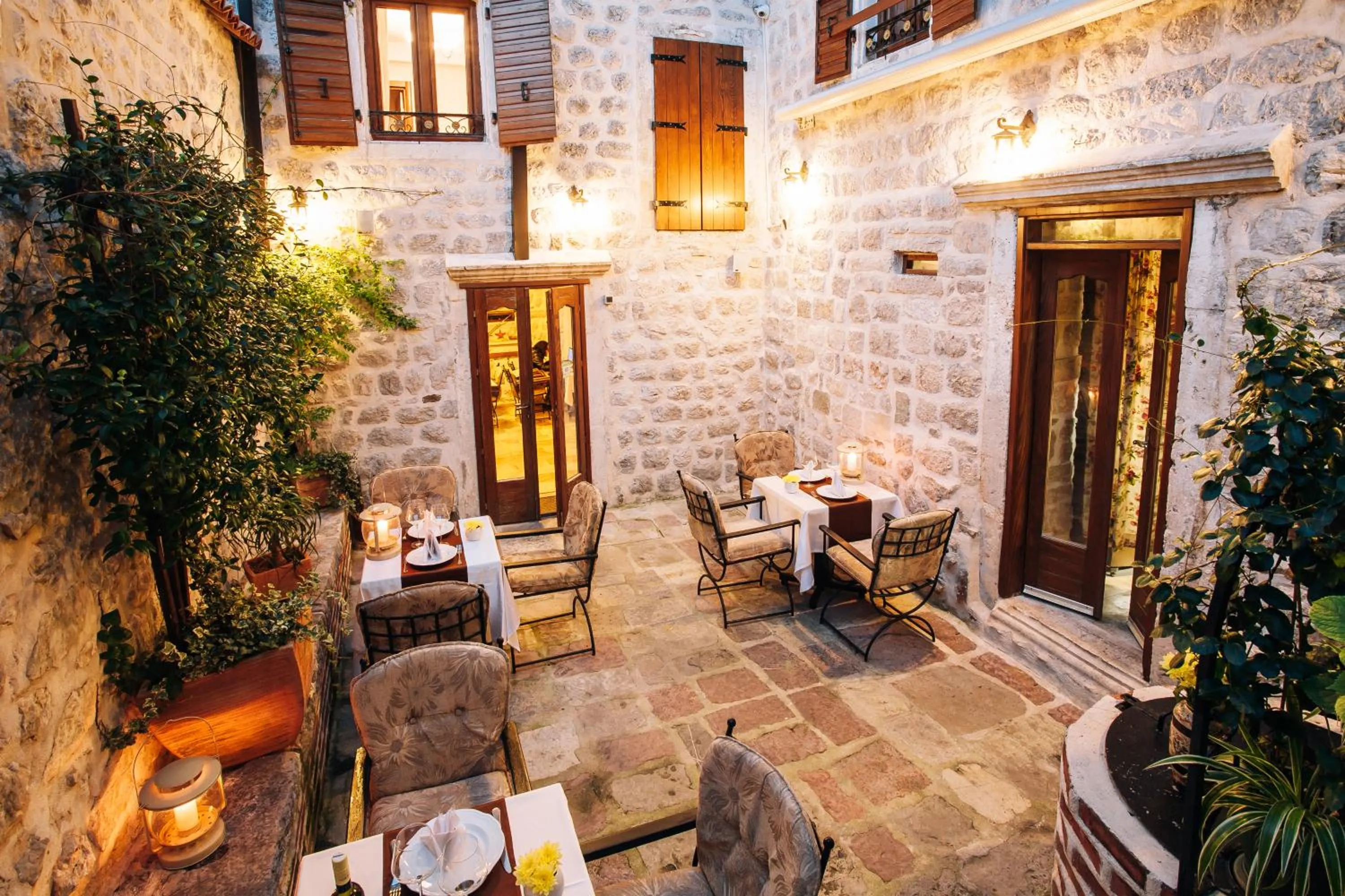 Restaurant/places to eat in Hotel Galathea