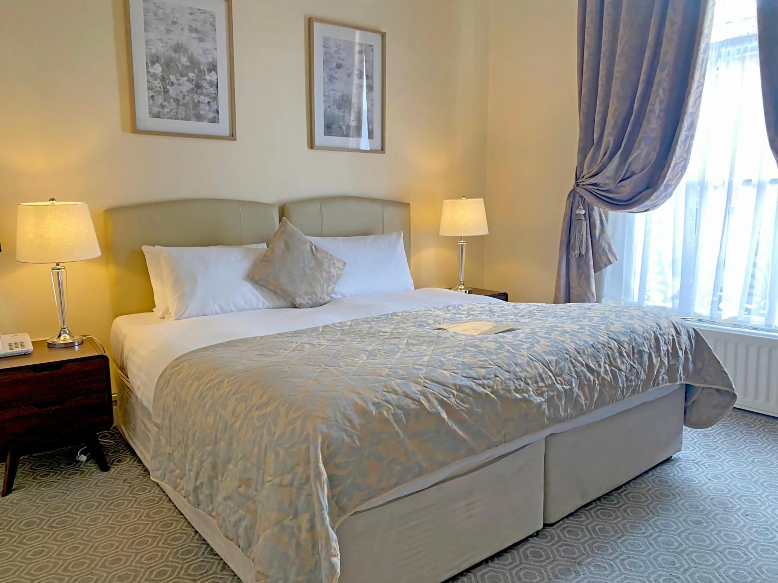 Bed in Fitzwilliam Townhouse