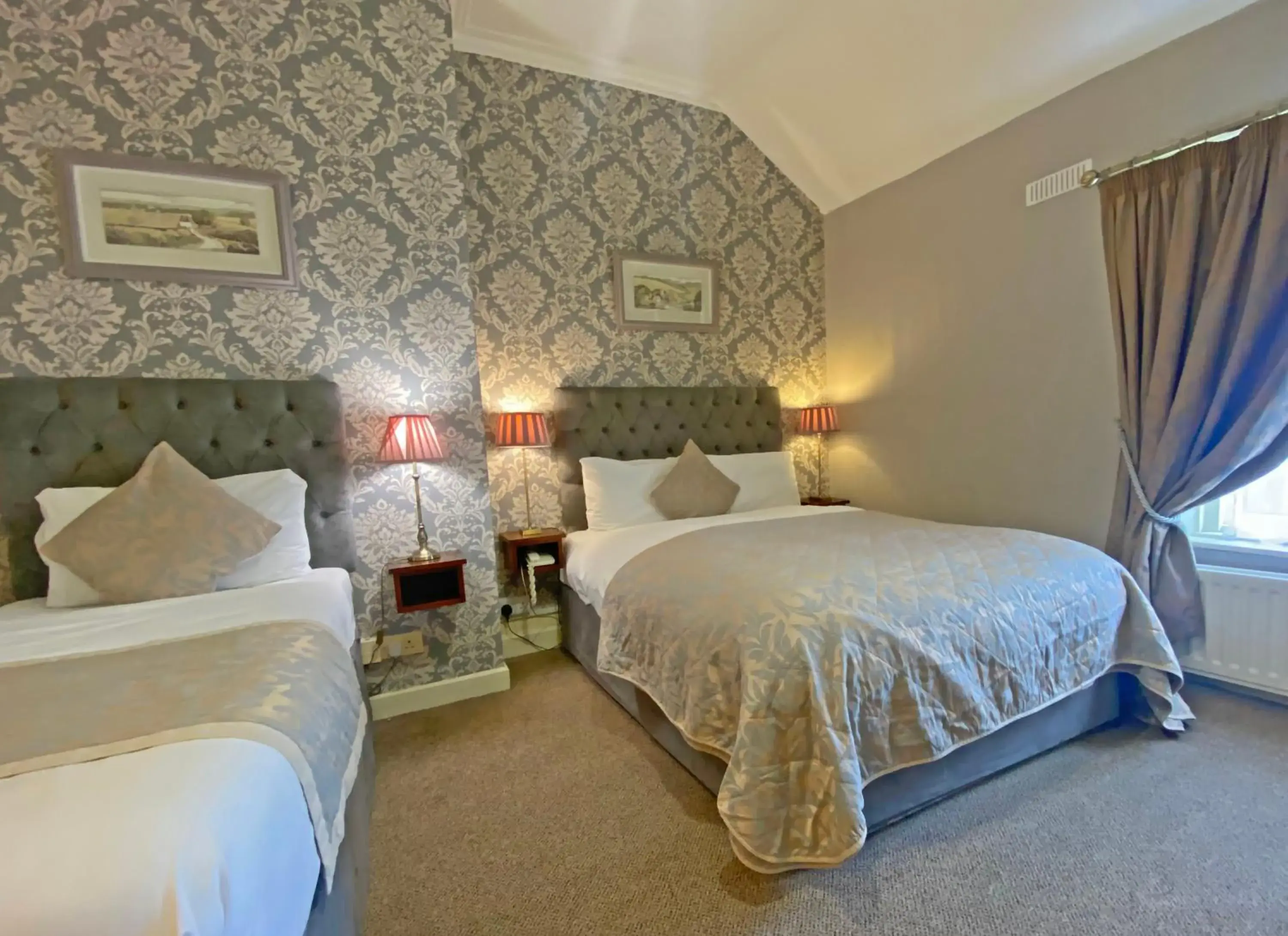 Double/Single Room in Fitzwilliam Townhouse Double/Single Room in Fitzwilliam Townhouse