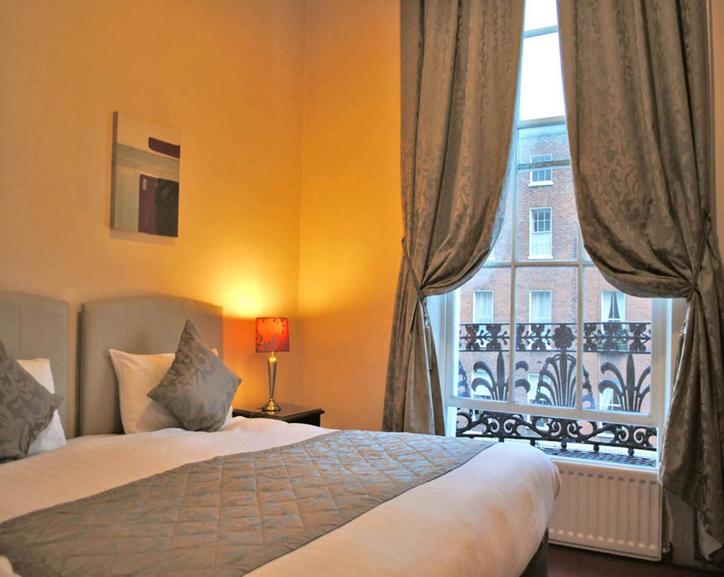 Bed in Fitzwilliam Townhouse