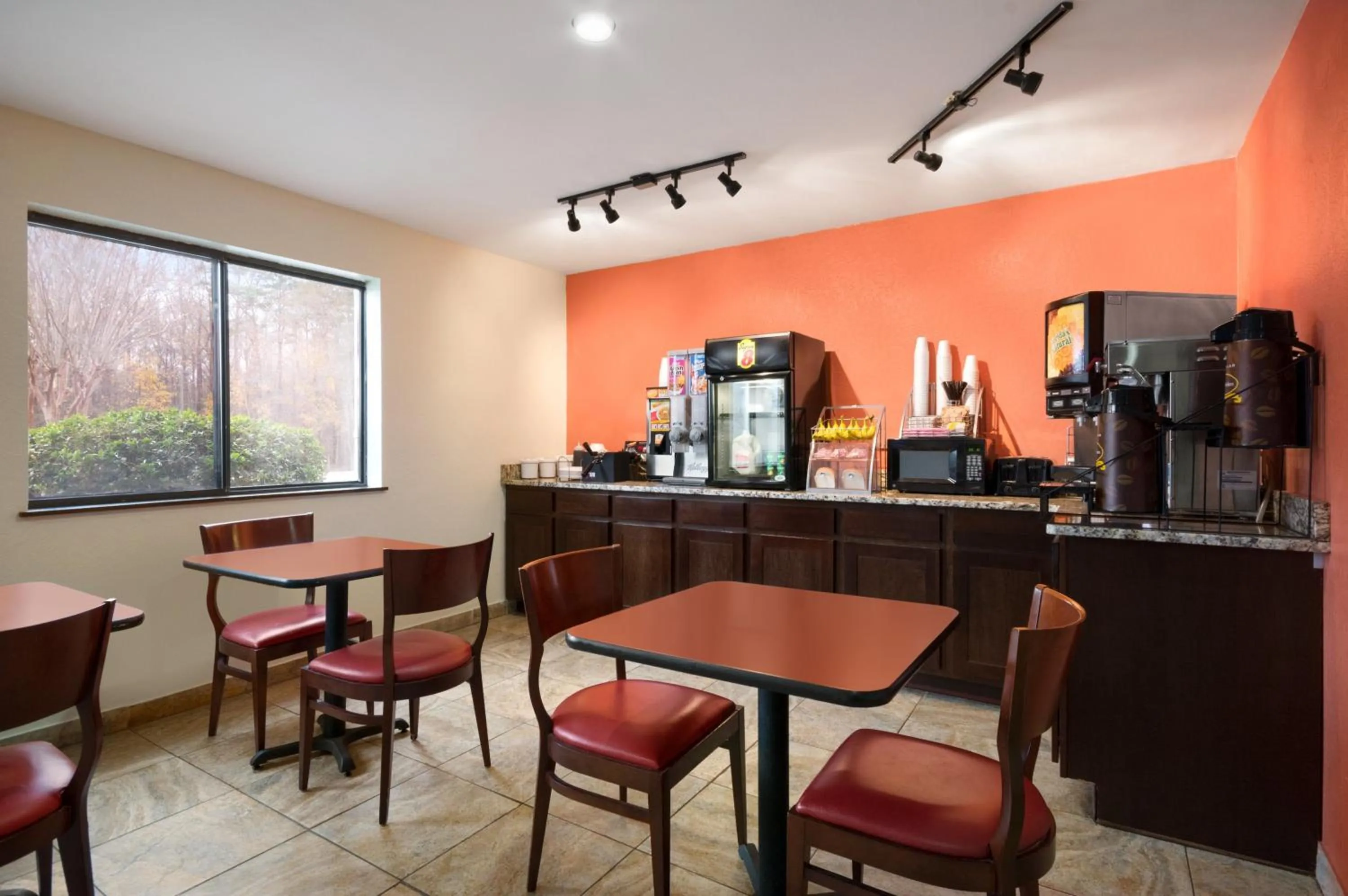 Restaurant/places to eat in Super 8 by Wyndham Charlotte University