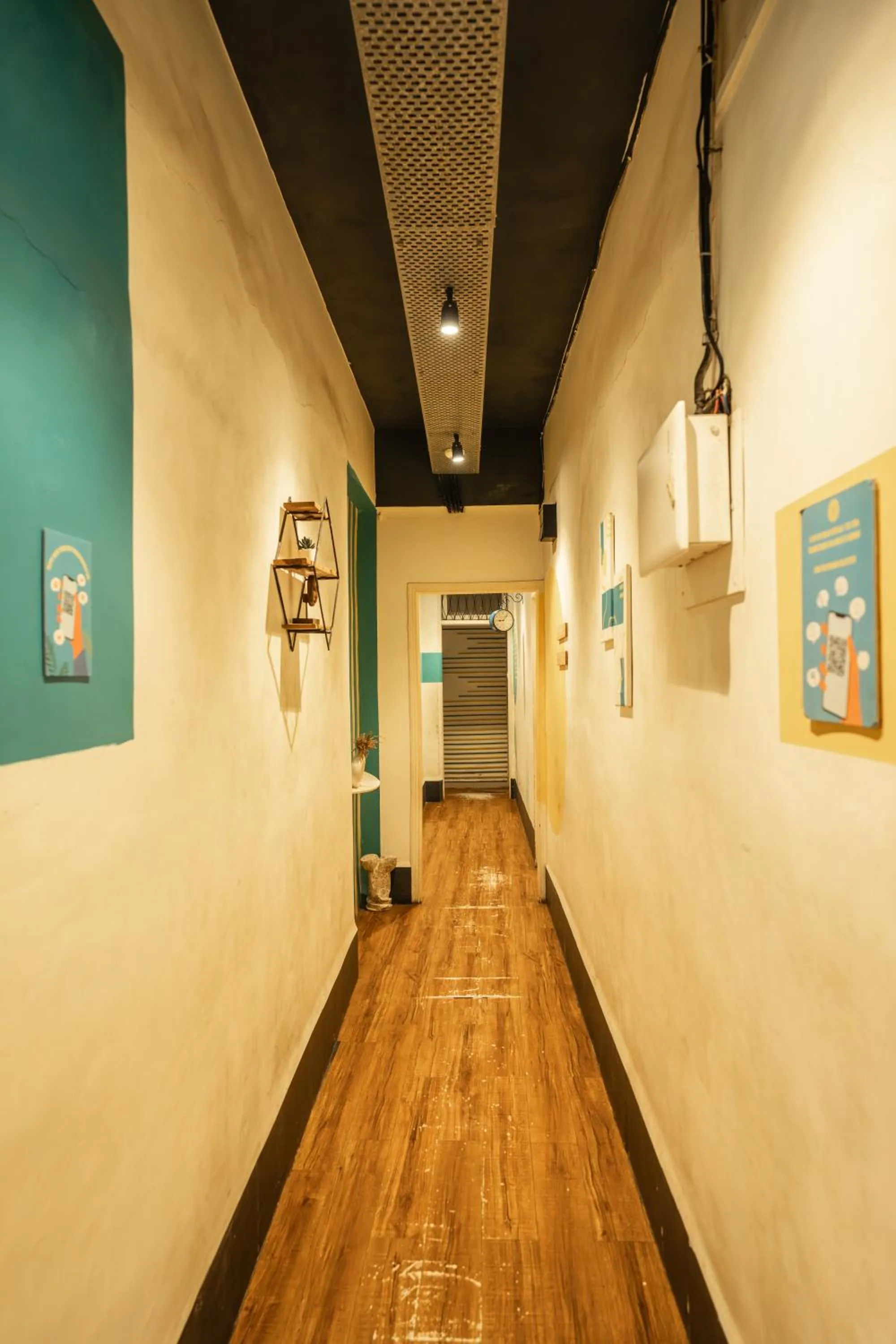 Locomo Hostel OG - Stay Work Eat