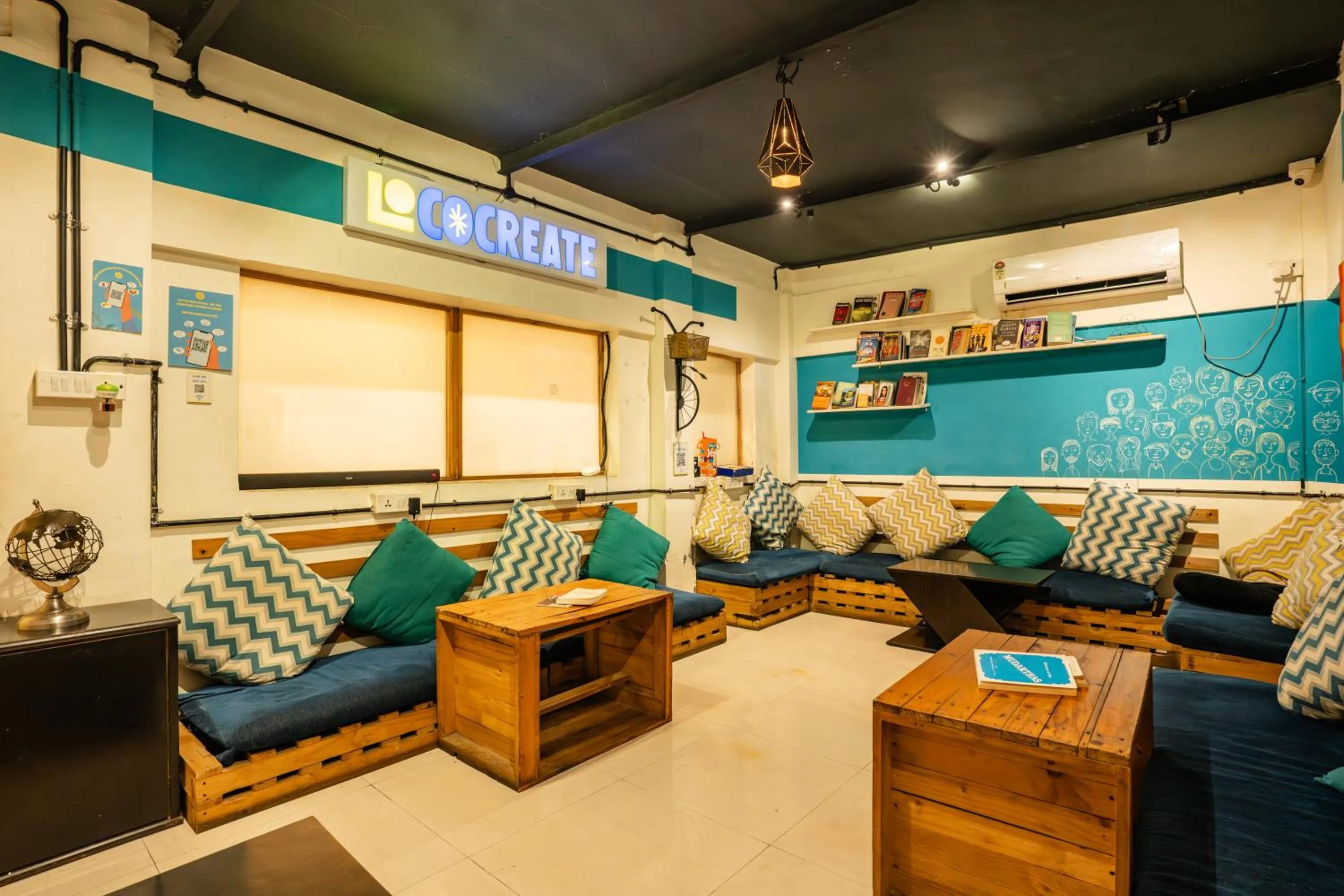 Locomo Hostel OG - Stay Work Eat