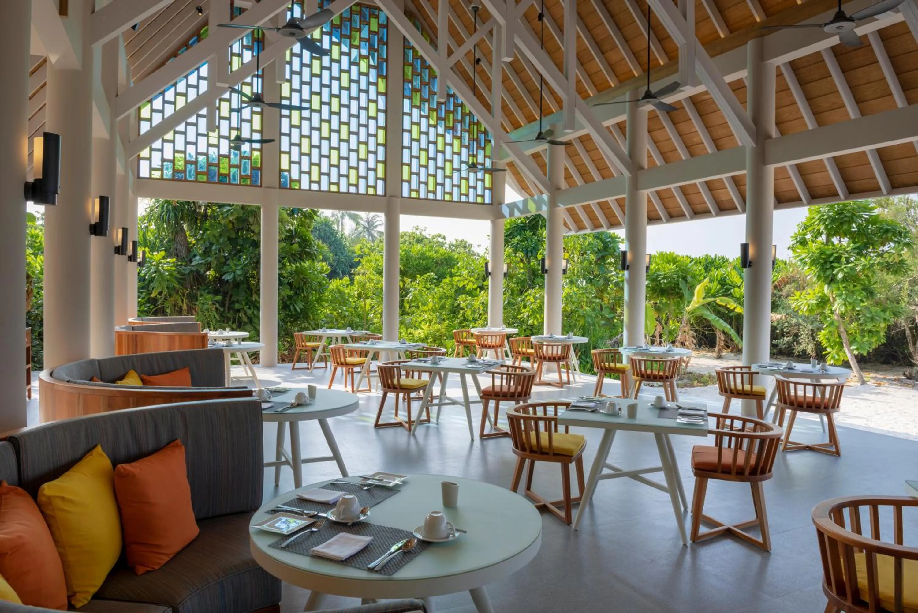 Restaurant/places to eat in Emerald Faarufushi Resort & Spa - Deluxe All Inclusive