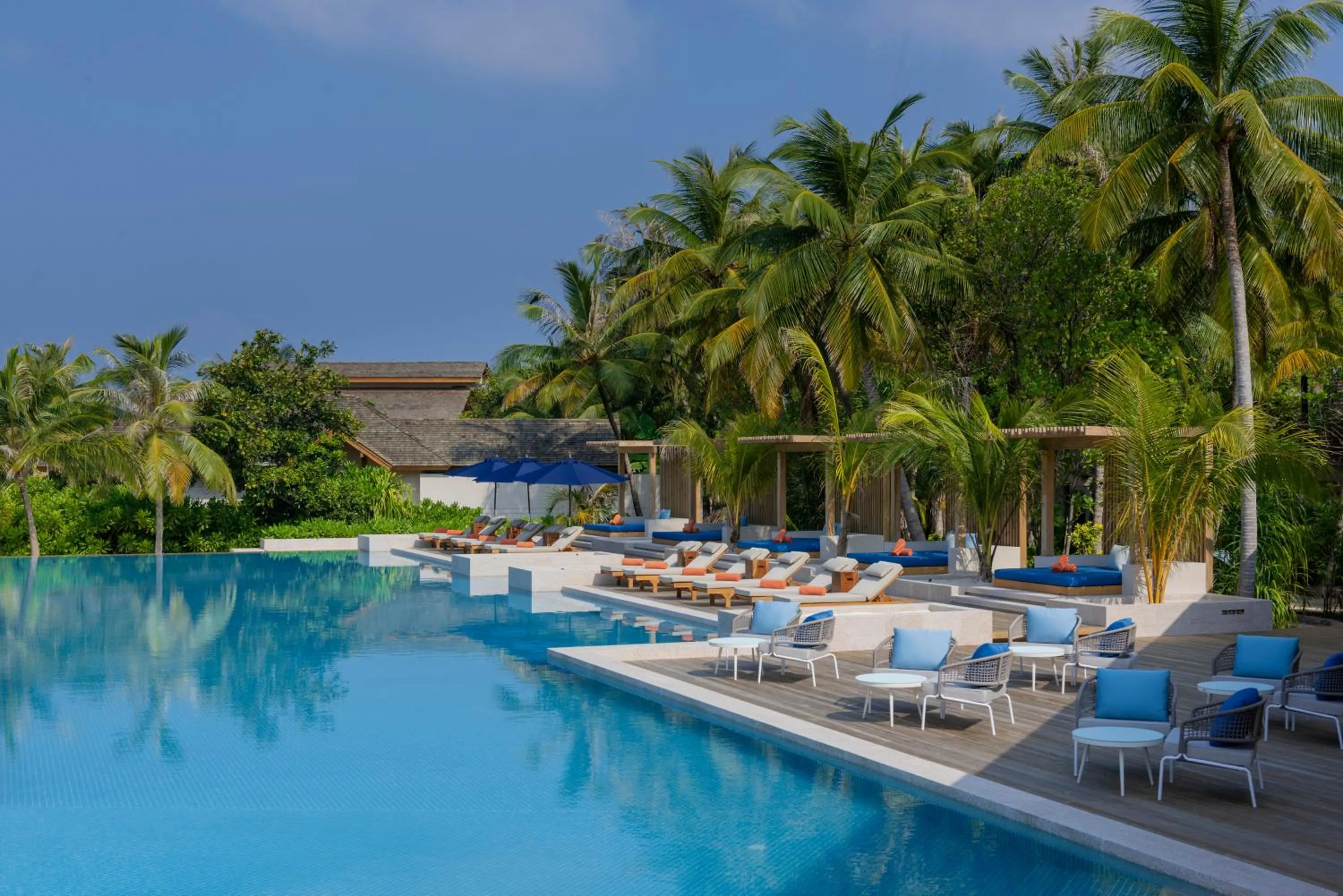 Day in Emerald Faarufushi Resort & Spa - Deluxe All Inclusive