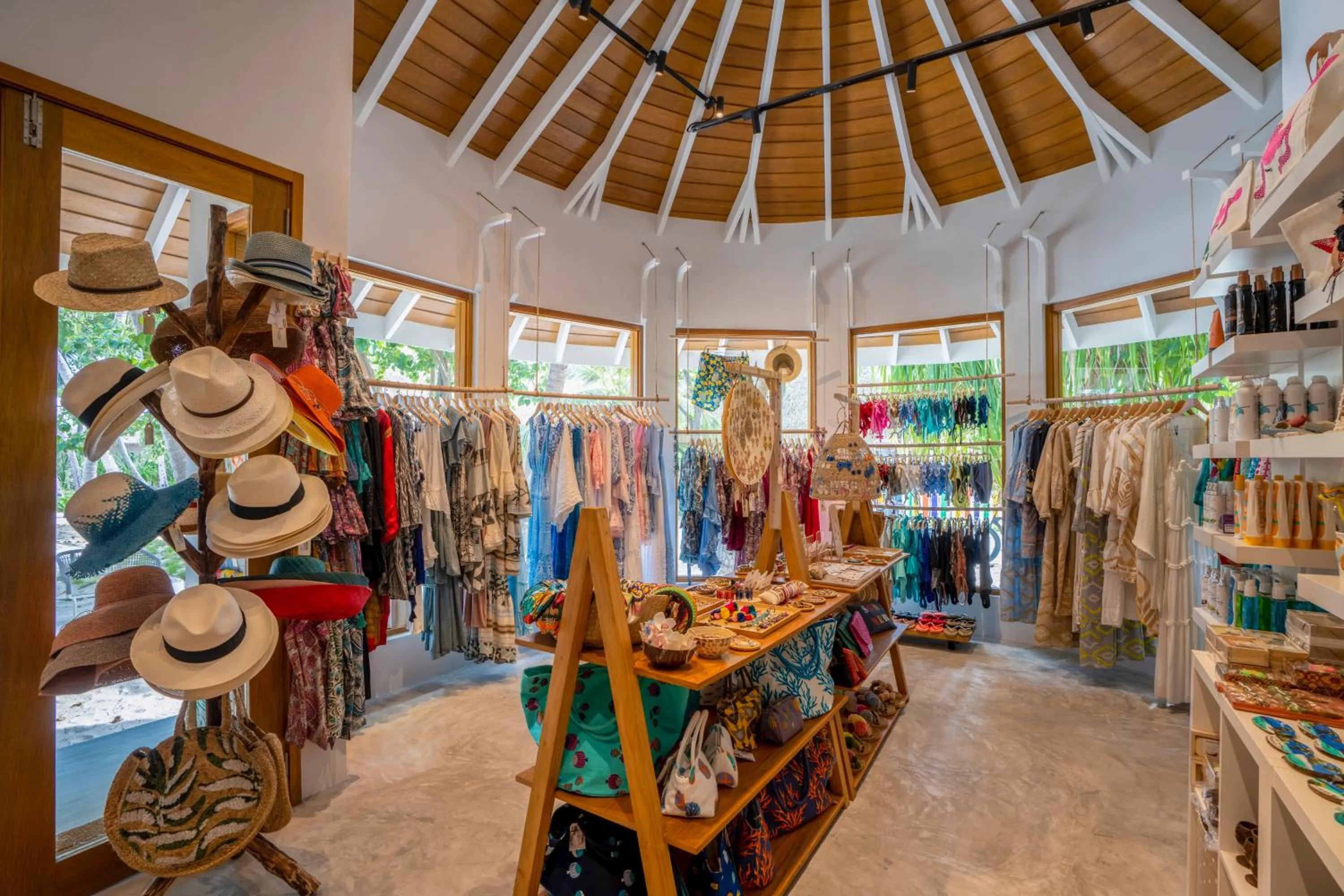 Shopping Area in Emerald Faarufushi Resort & Spa - Deluxe All Inclusive