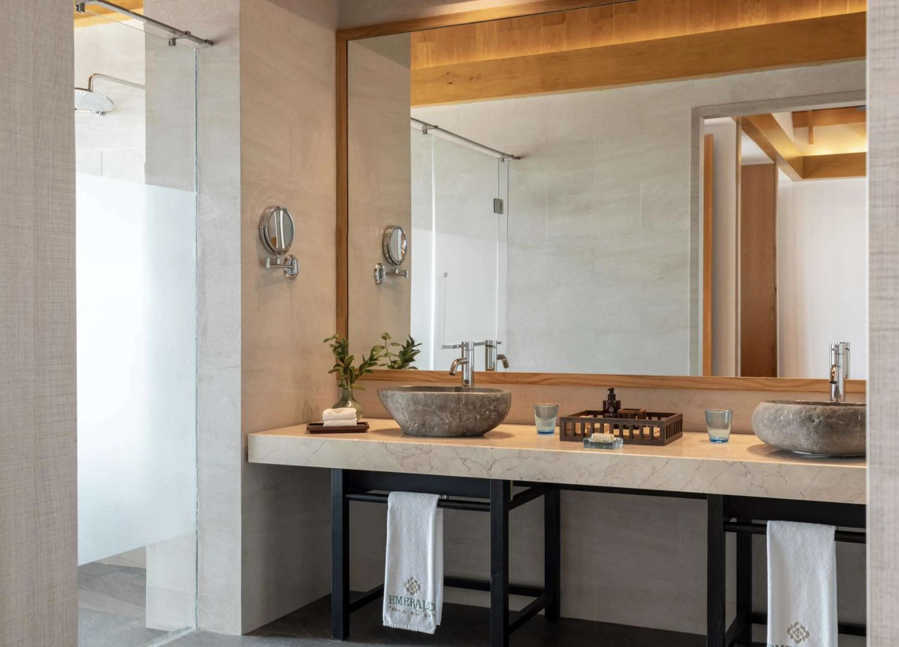 Bathroom in Emerald Faarufushi Resort & Spa - Deluxe All Inclusive