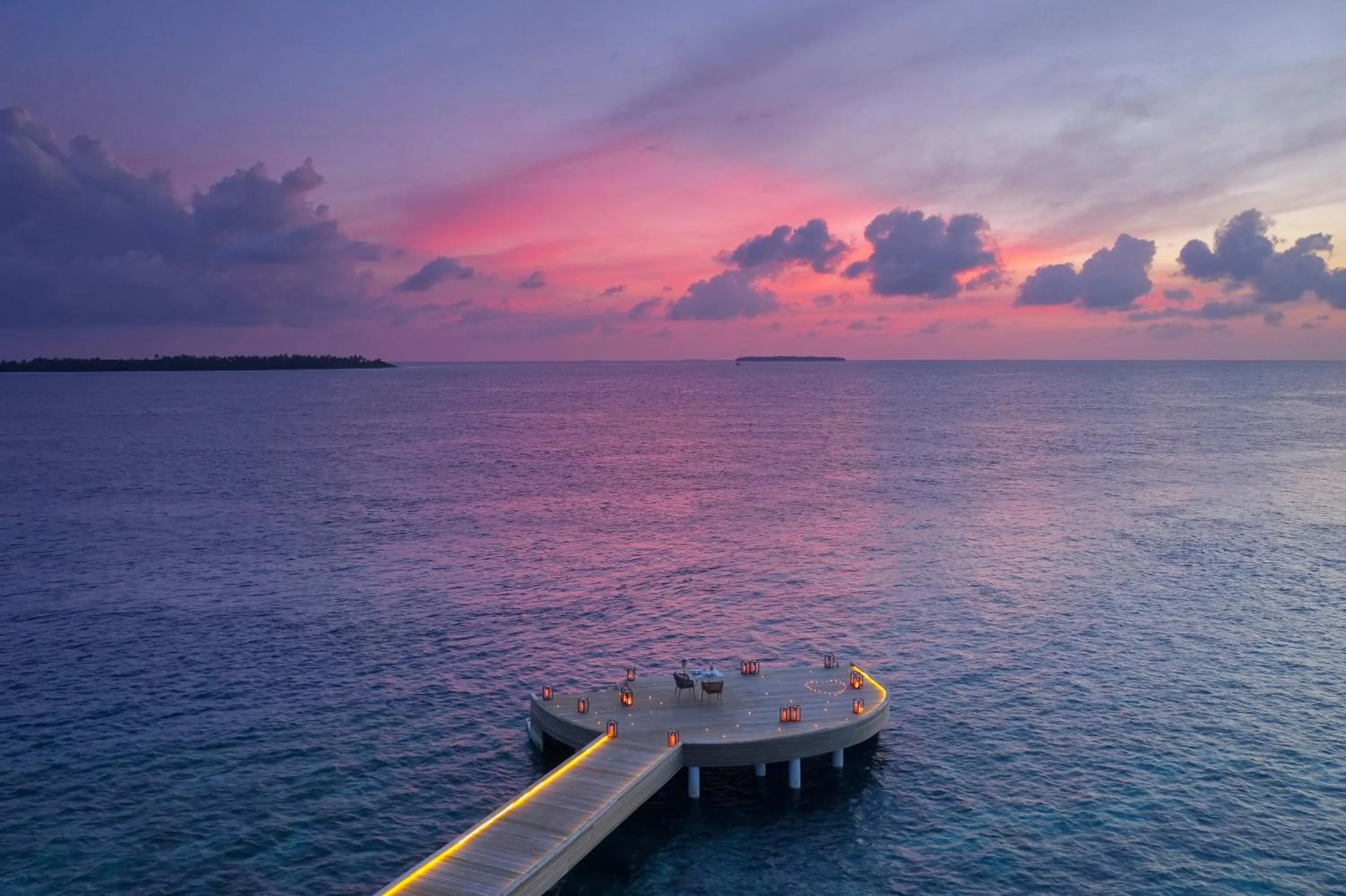 Food and drinks in Emerald Faarufushi Resort & Spa - Deluxe All Inclusive