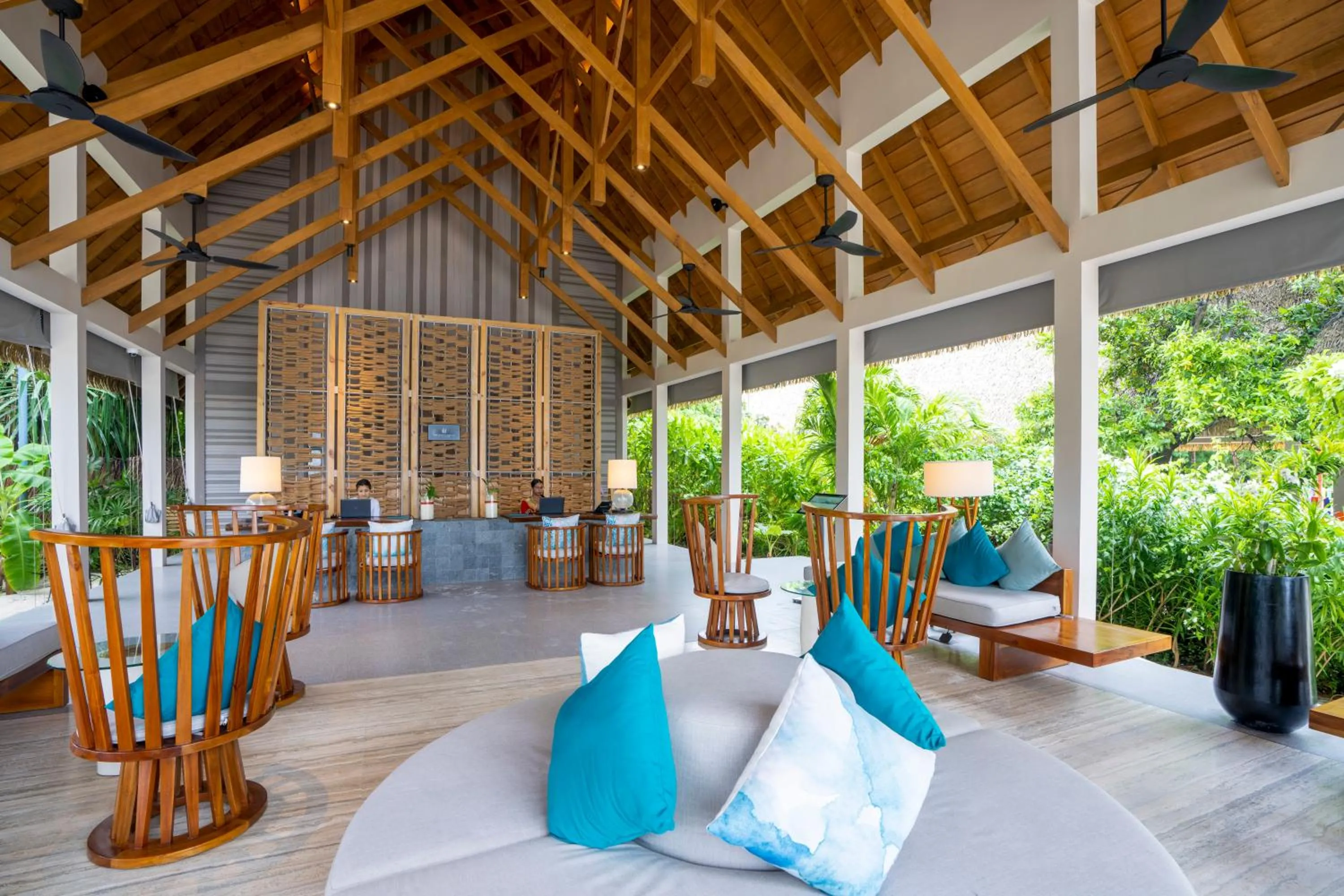 Lobby or reception in Emerald Faarufushi Resort & Spa - Deluxe All Inclusive