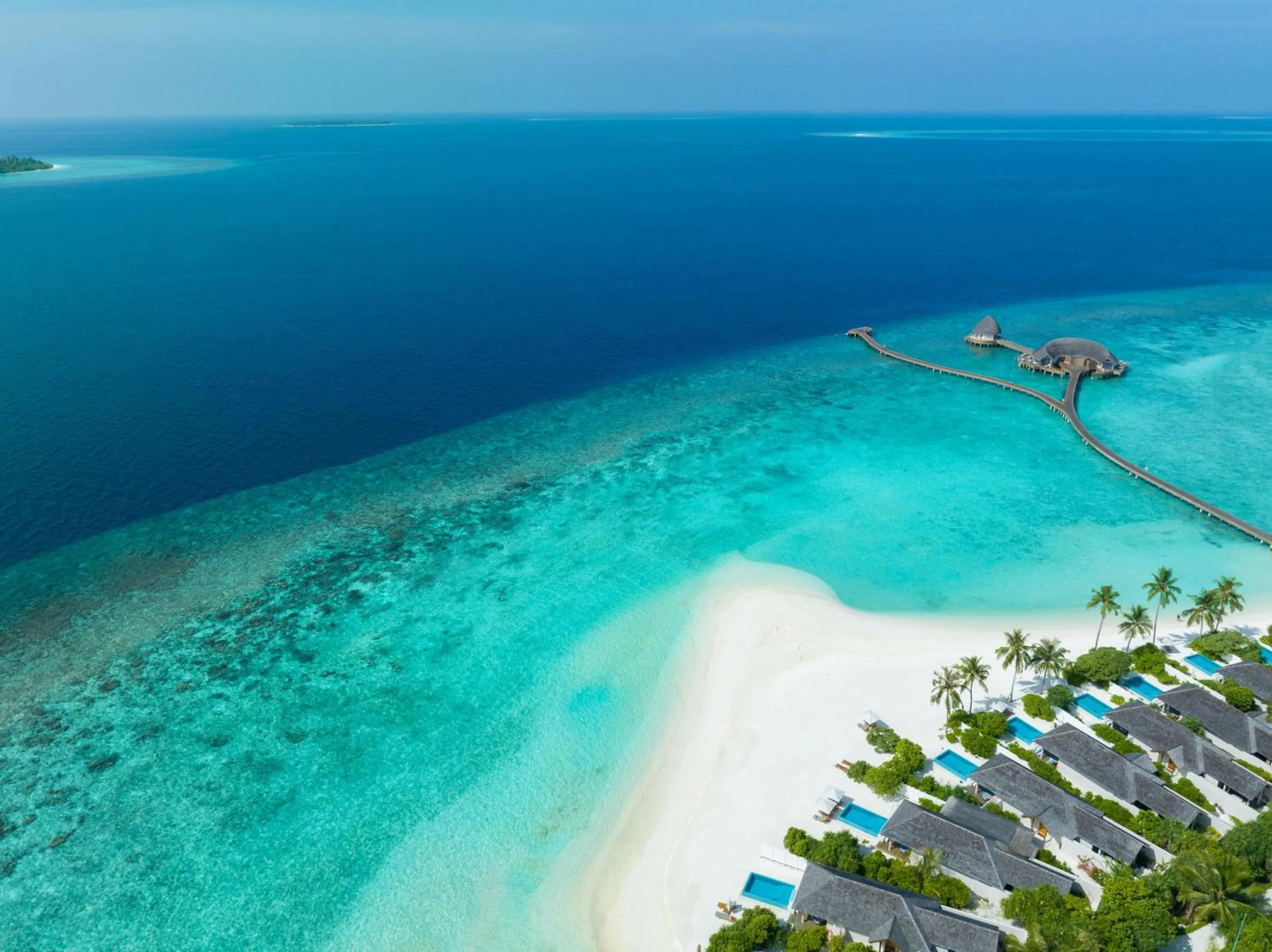 Day in Emerald Faarufushi Resort & Spa - Deluxe All Inclusive
