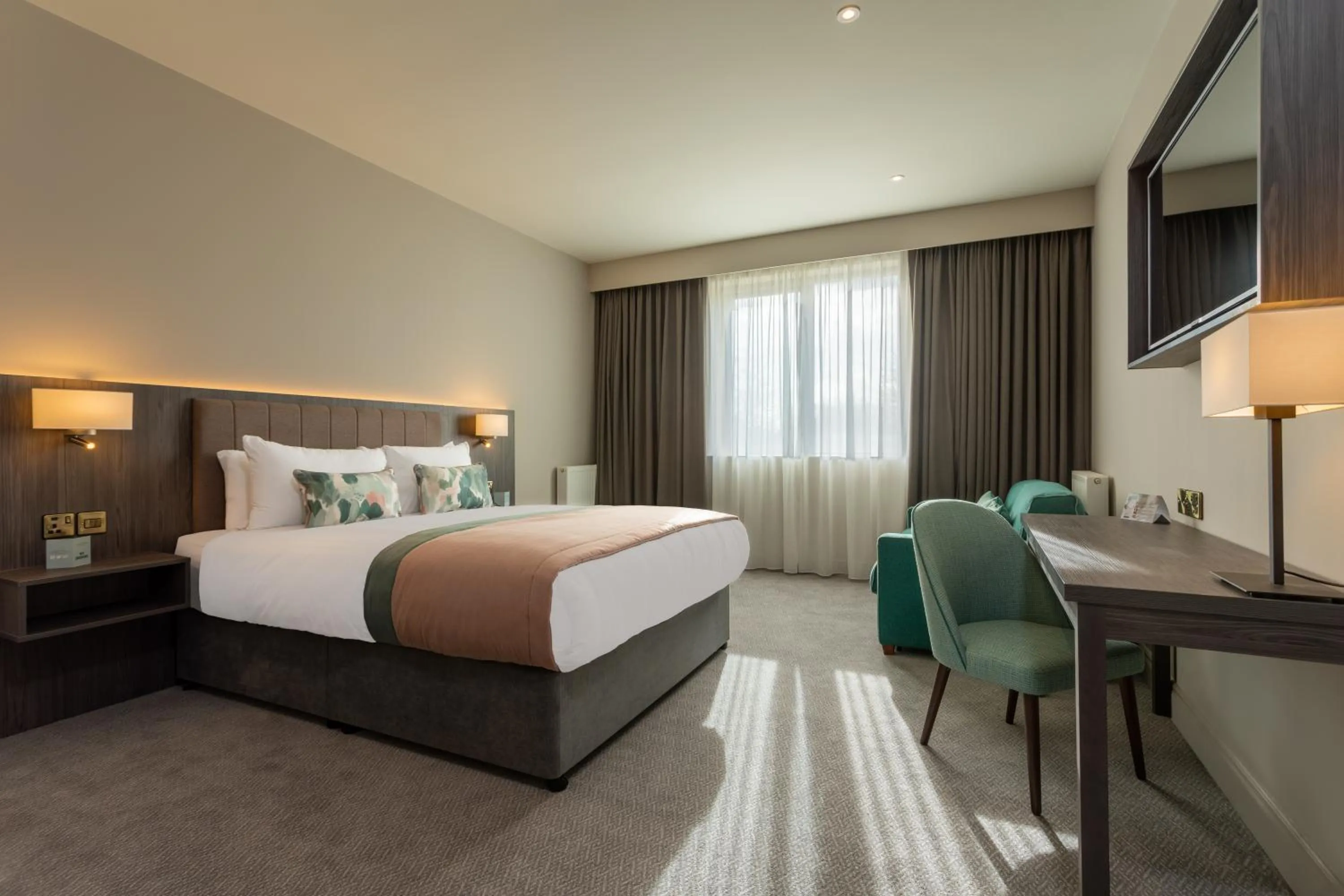 Photo of the whole room, Bed in McWilliam Park Hotel