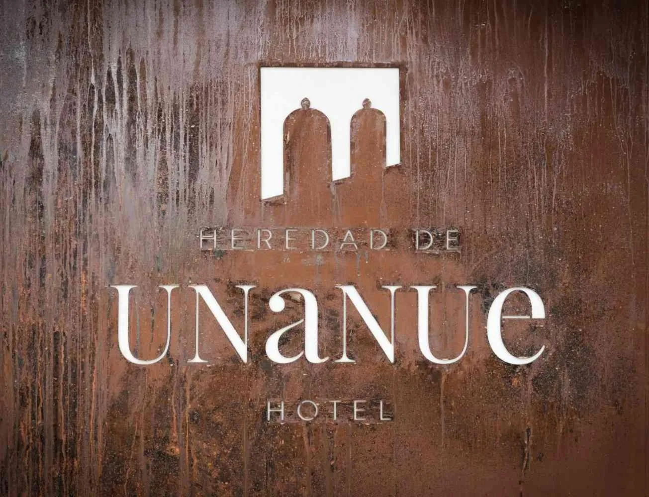 Property logo or sign in Heredad de Unanue