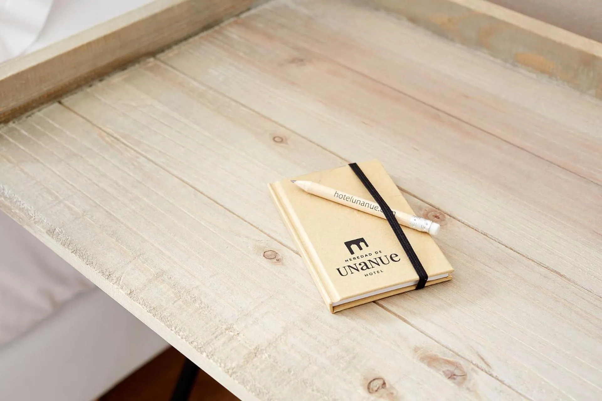 Logo/Certificate/Sign in Heredad de Unanue