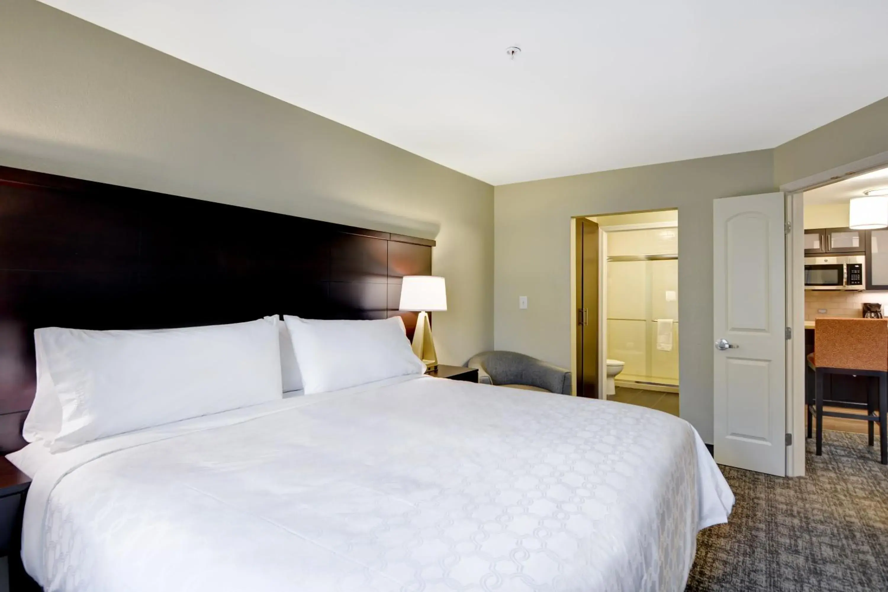 King Suite with Sofa Bed in Staybridge Suites Mt Juliet - Nashville Area by IHG King Suite with Sofa Bed in Staybridge Suites Mt Juliet - Nashville Area by IHG