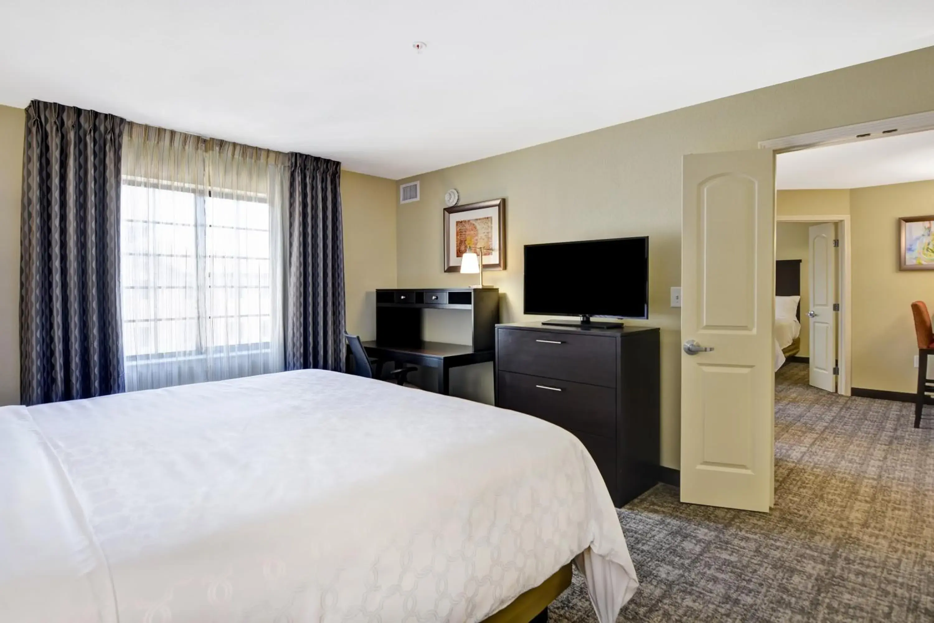 Two-Bedroom Suite with Two Bathrooms and Mobility Accessible Tub - Non-Smoking in Staybridge Suites Mt Juliet - Nashville Area by IHG Two-Bedroom Suite with Two Bathrooms and Mobility Accessible Tub - Non-Smoking in Staybridge Suites Mt Juliet - Nashville Area by IHG