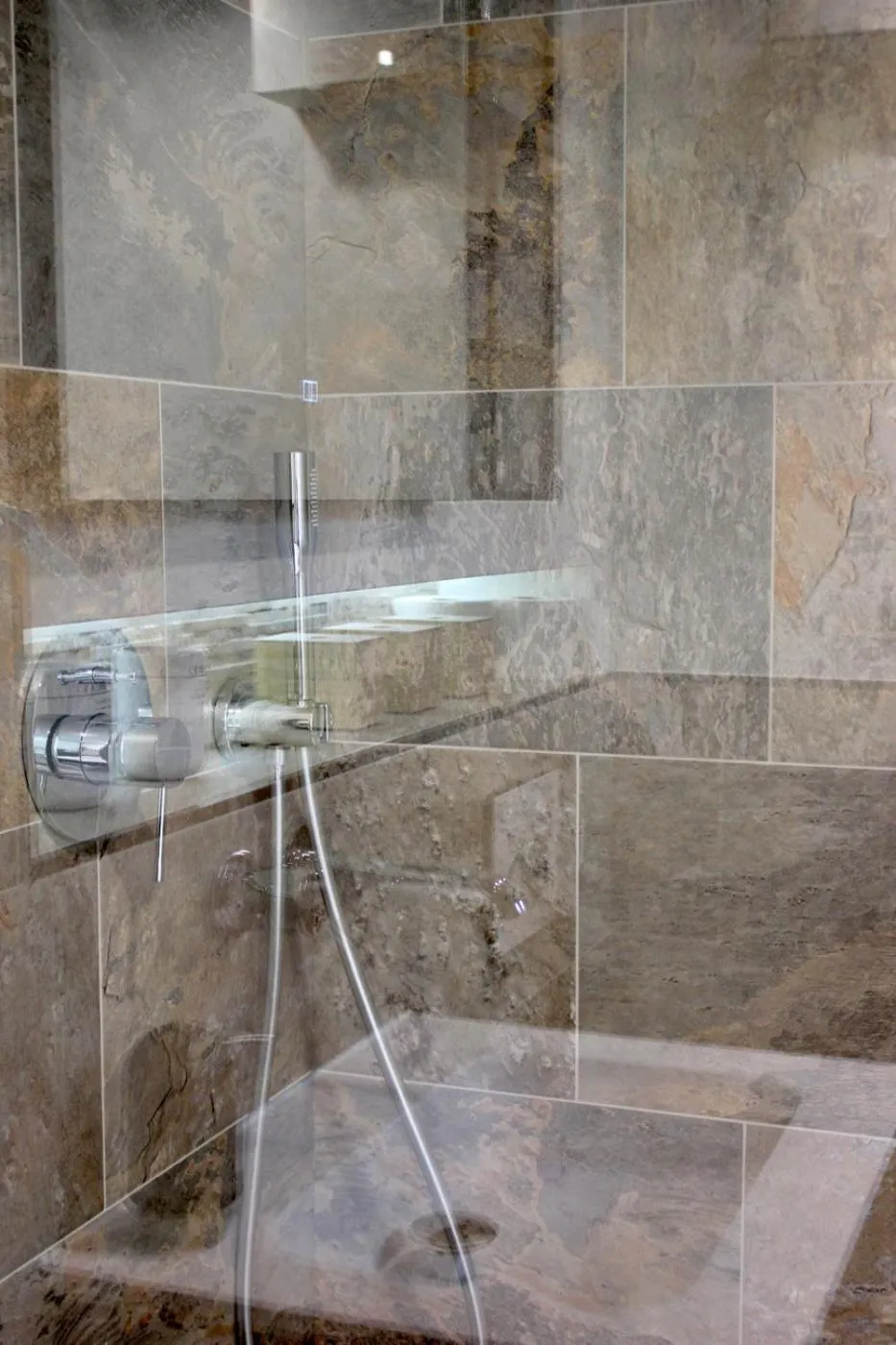 Shower in Le Chemin du Village