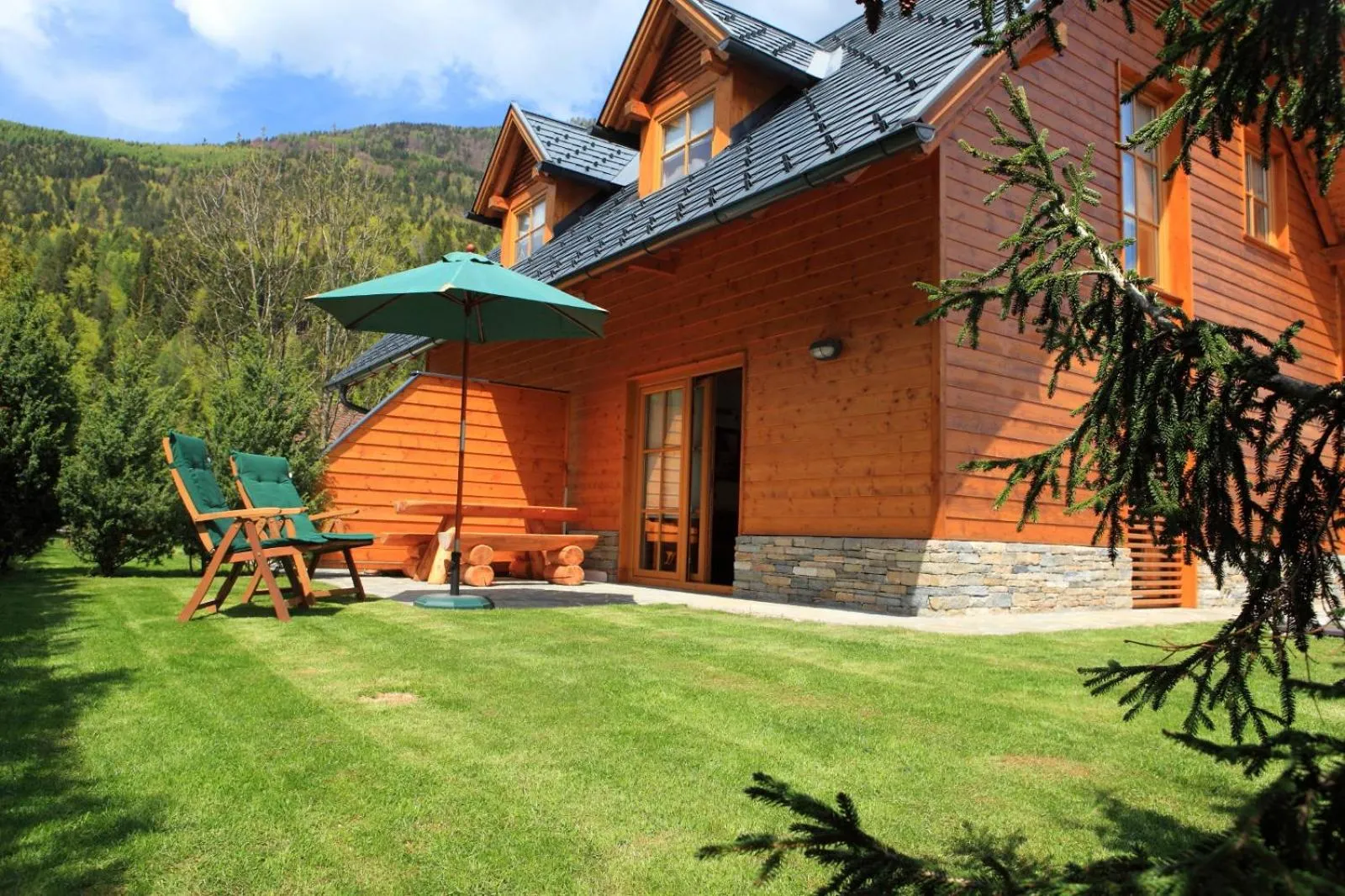 Kronau Chalet Resort