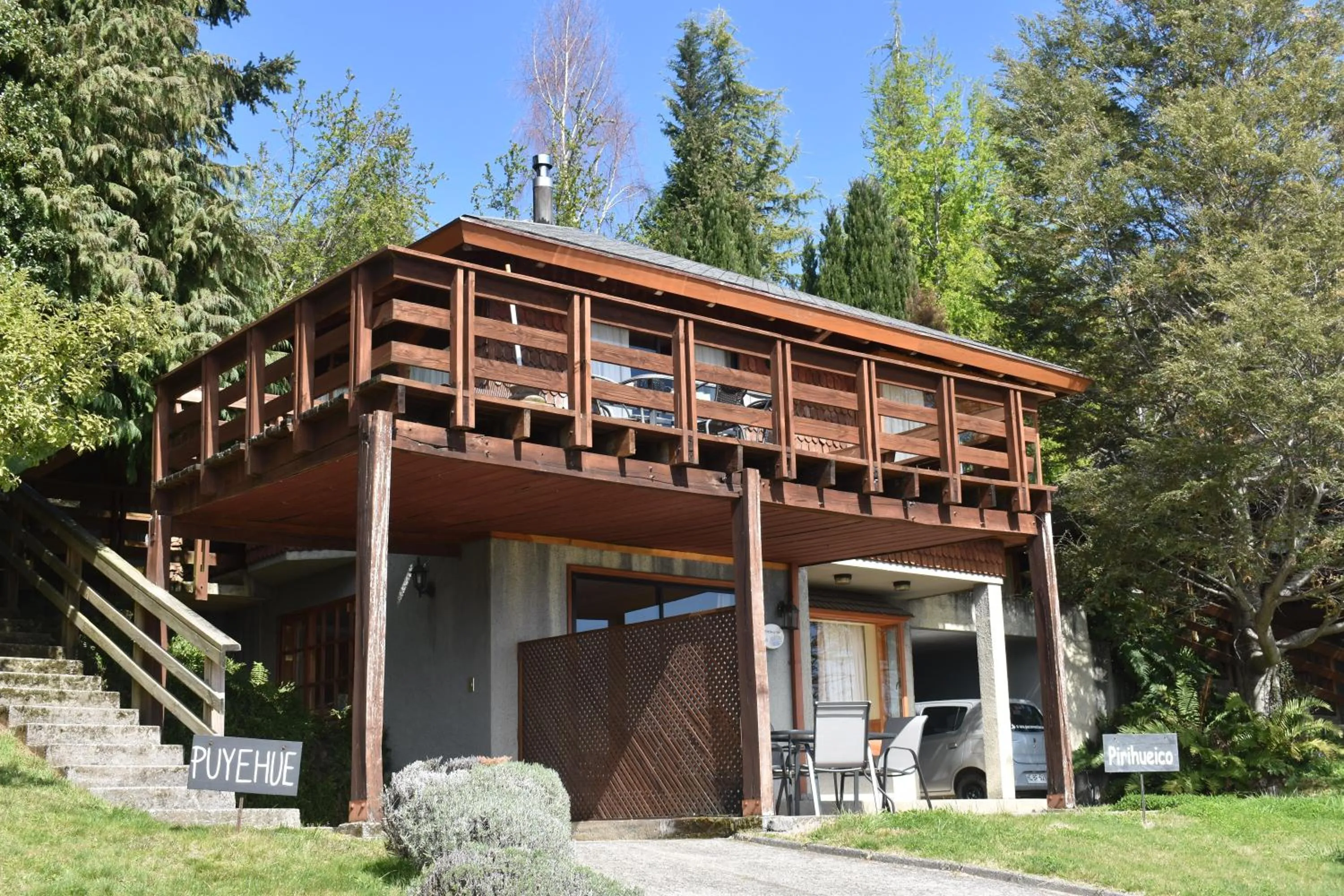 Facade/entrance in Cabañas Monte Verde