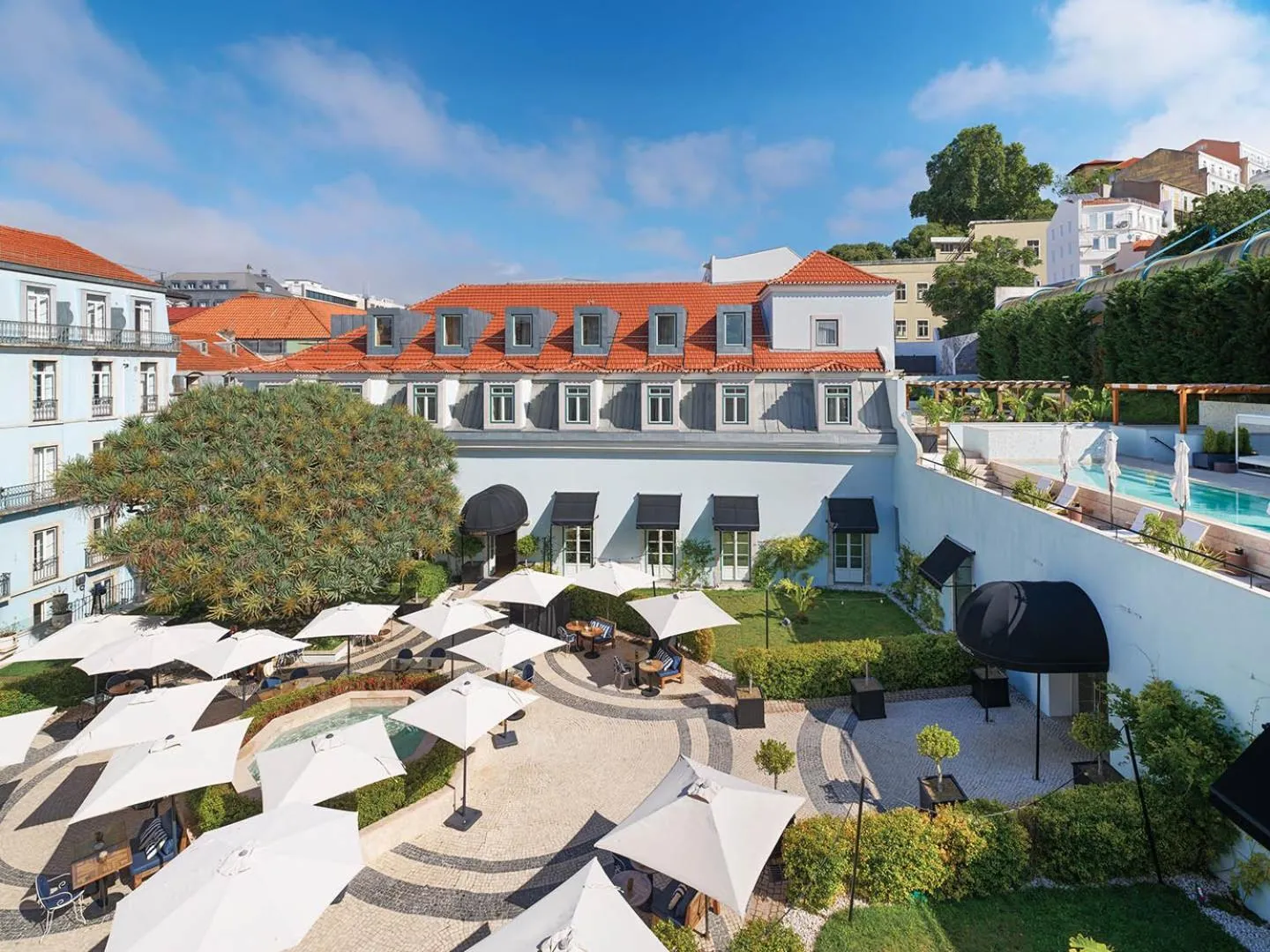 Garden view in The One Palácio da Anunciada