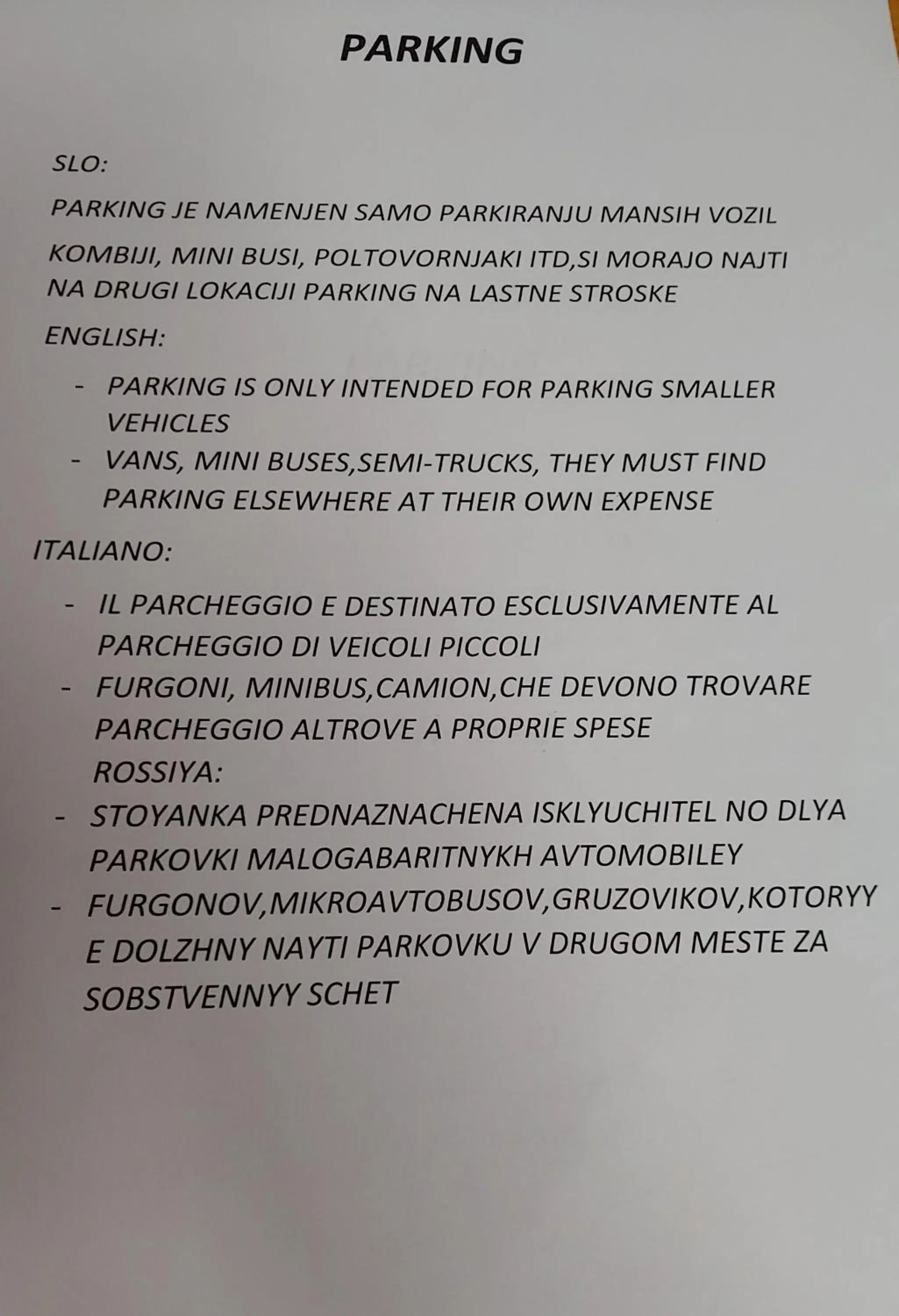 Text overlay in Villa Senegačnik