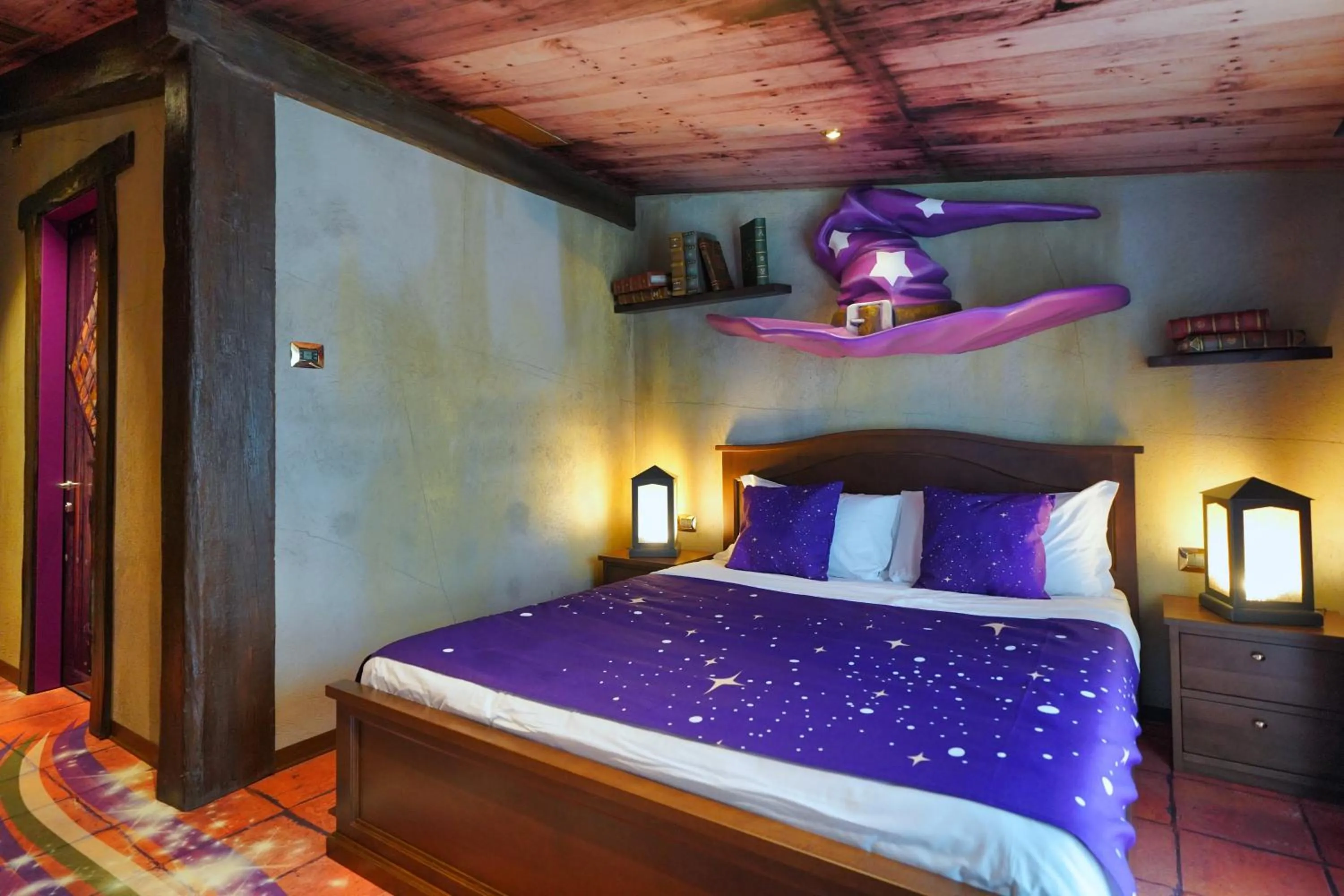 Bedroom, Bed in Gardaland Magic Hotel