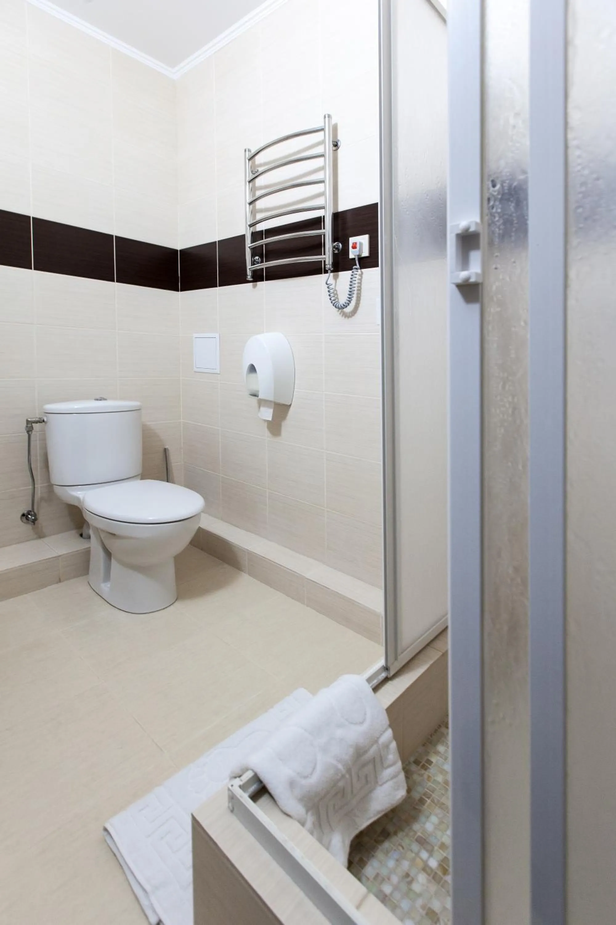 Shower in West Park Hotel