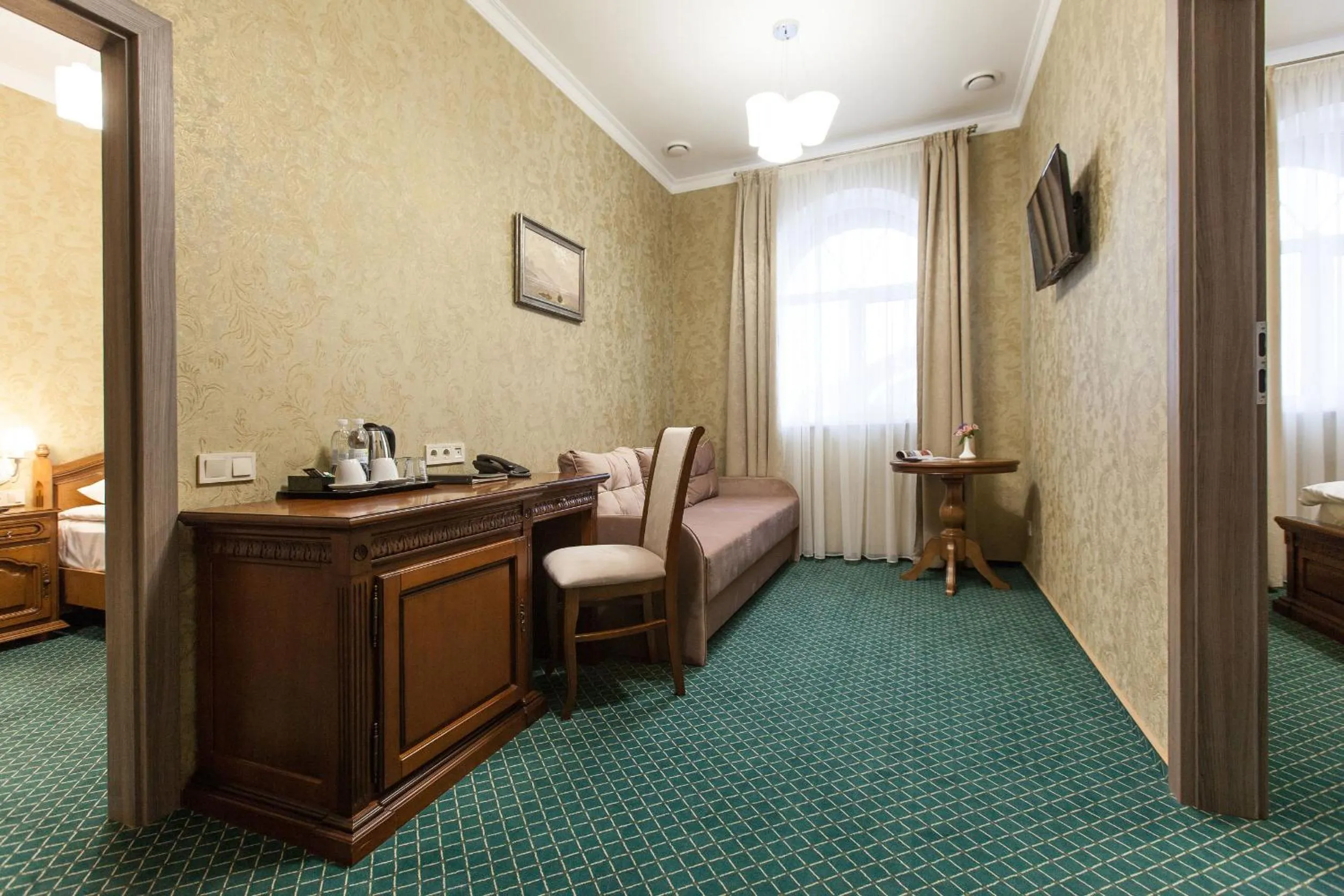 TV and multimedia in West Park Hotel