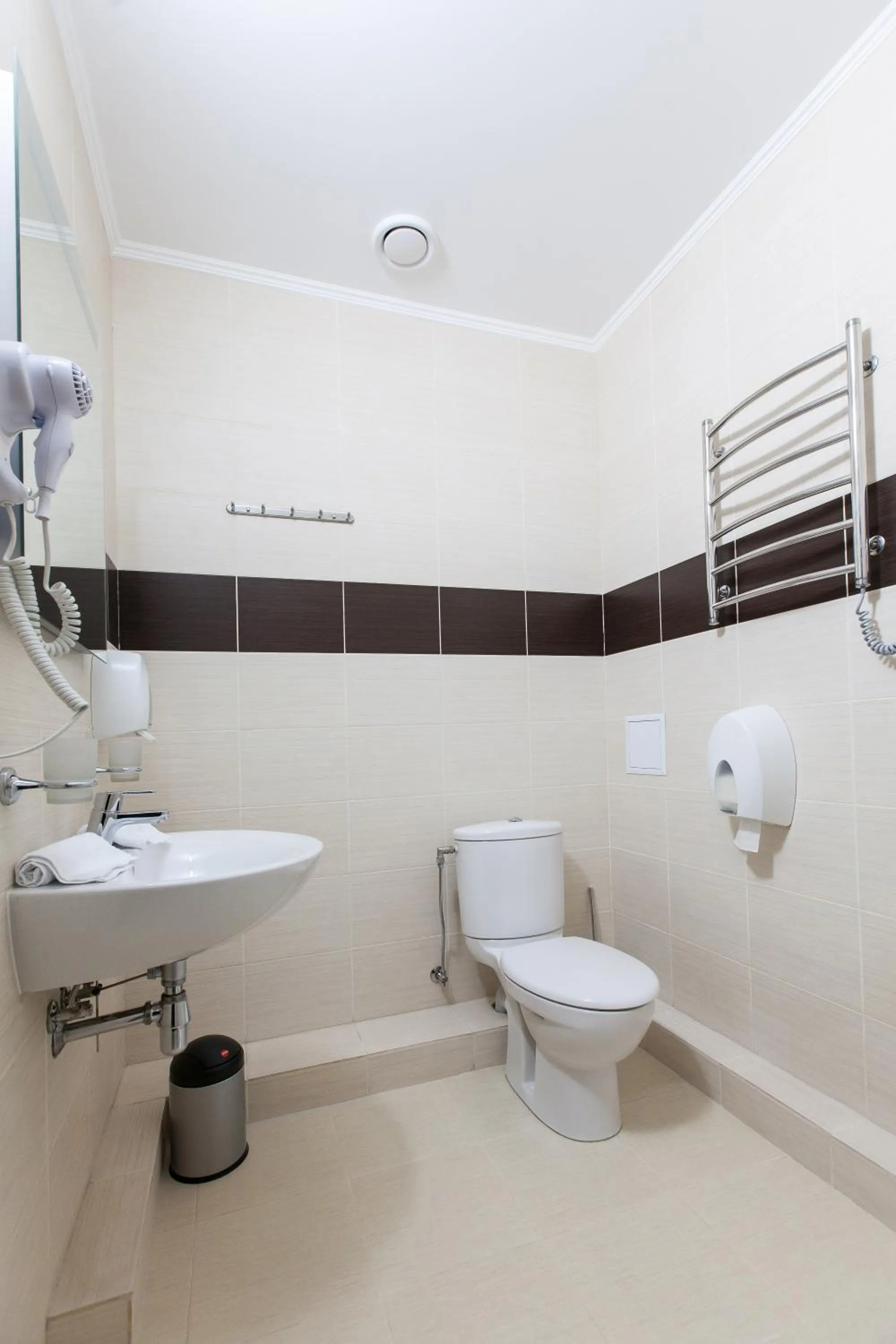 Shower in West Park Hotel