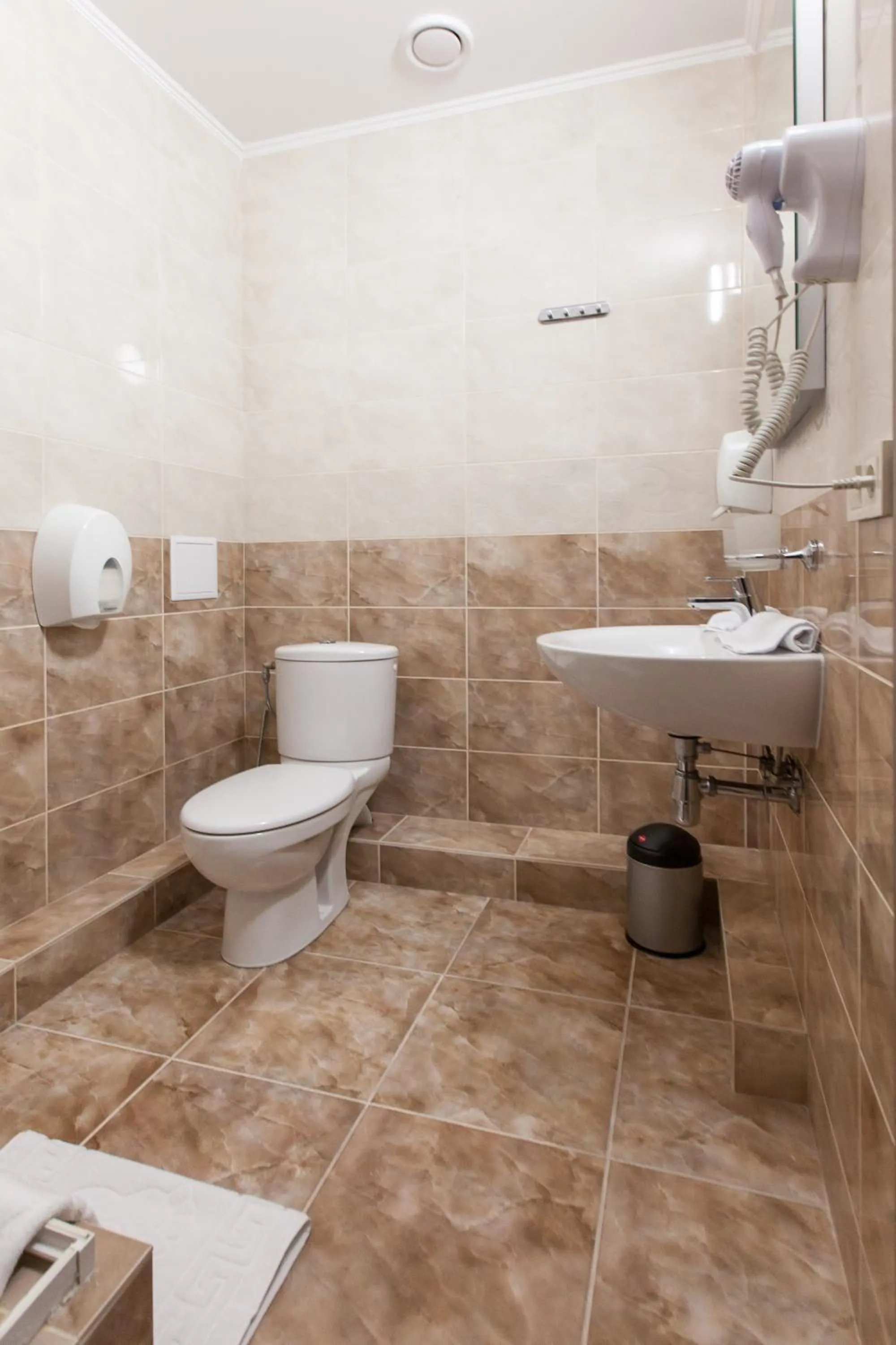 Shower in West Park Hotel