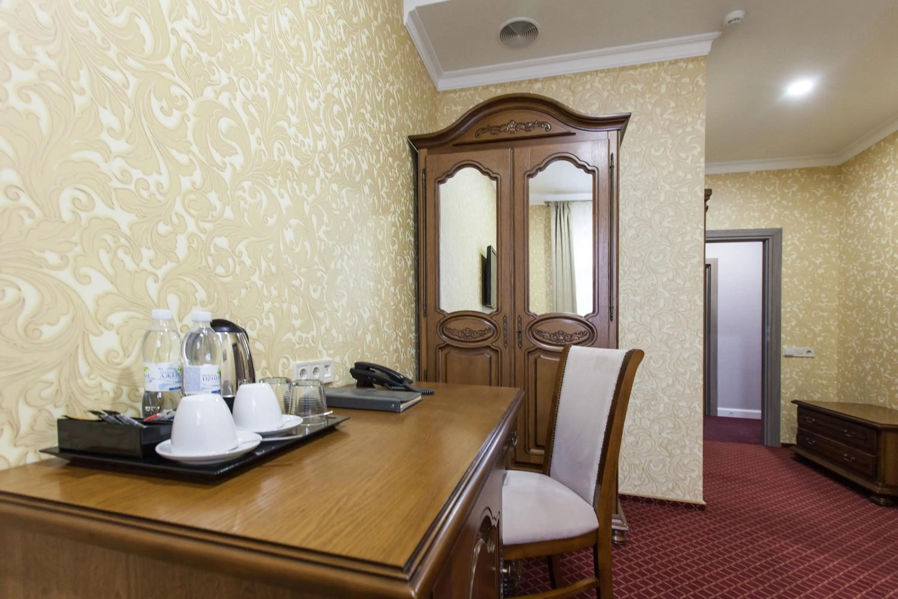 TV and multimedia in West Park Hotel