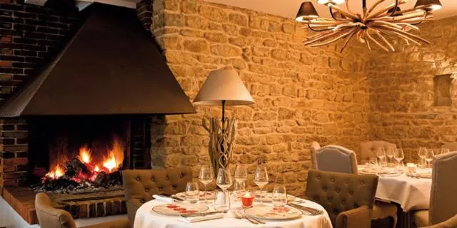 Restaurant/places to eat in L'Etoile d'Or
